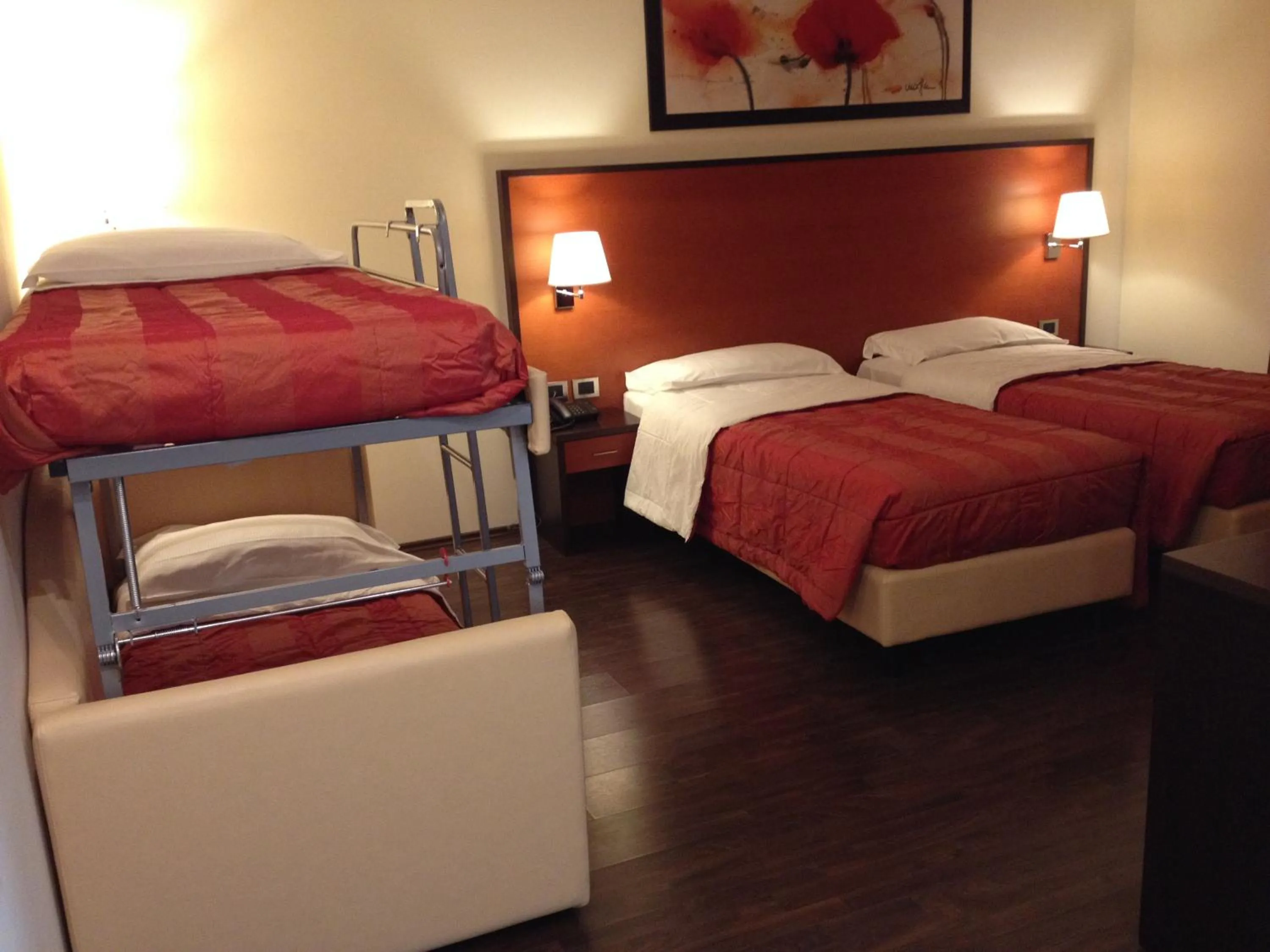 bunk bed, Bed in Gullo Hotel