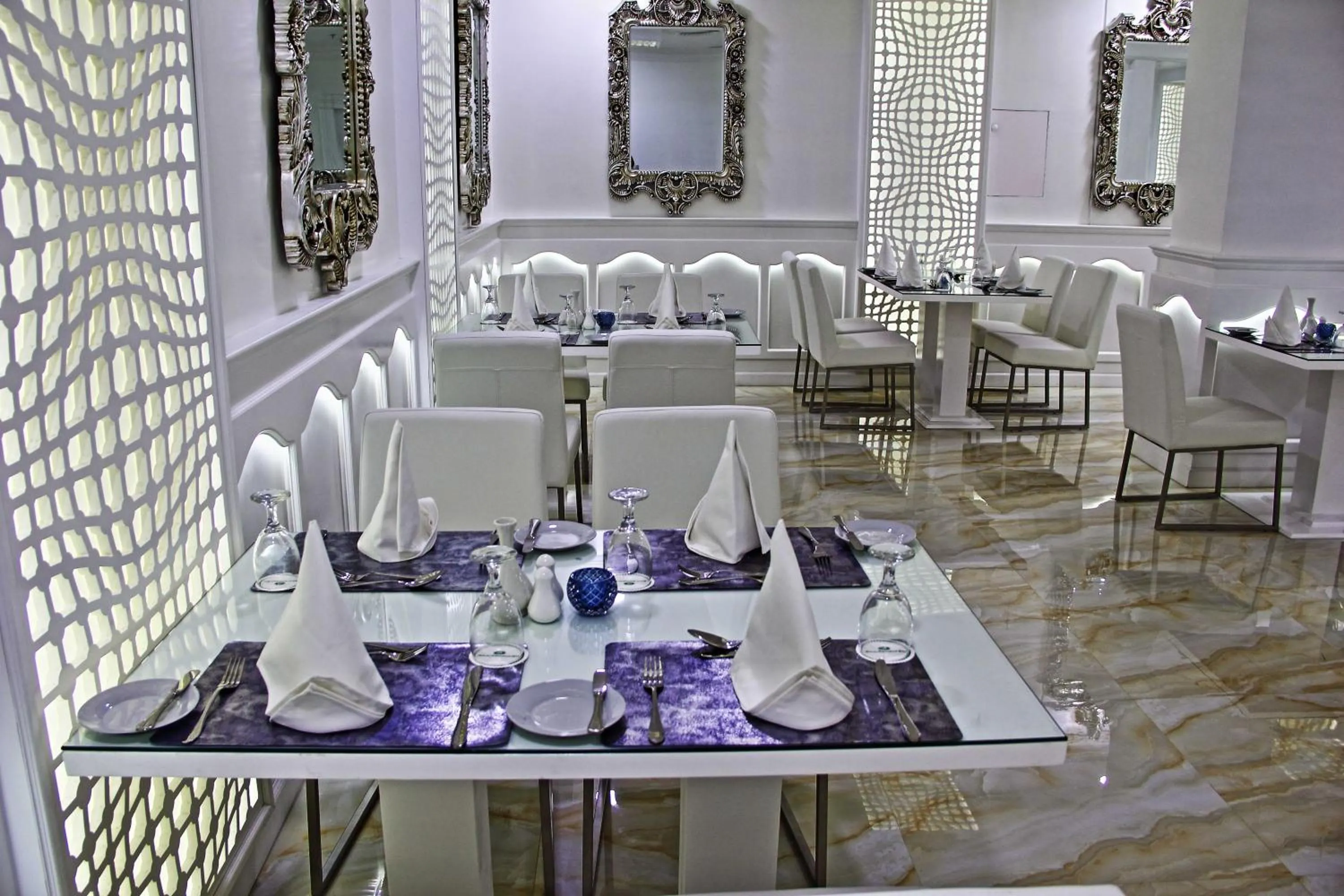 Restaurant/places to eat in Bahrain International Hotel