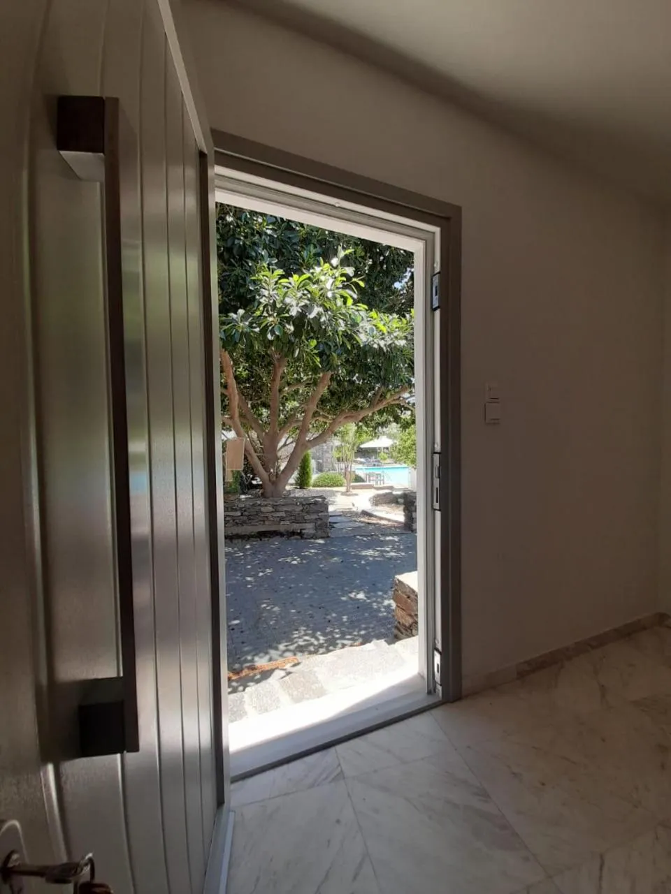 Facade/entrance in Roses Beach