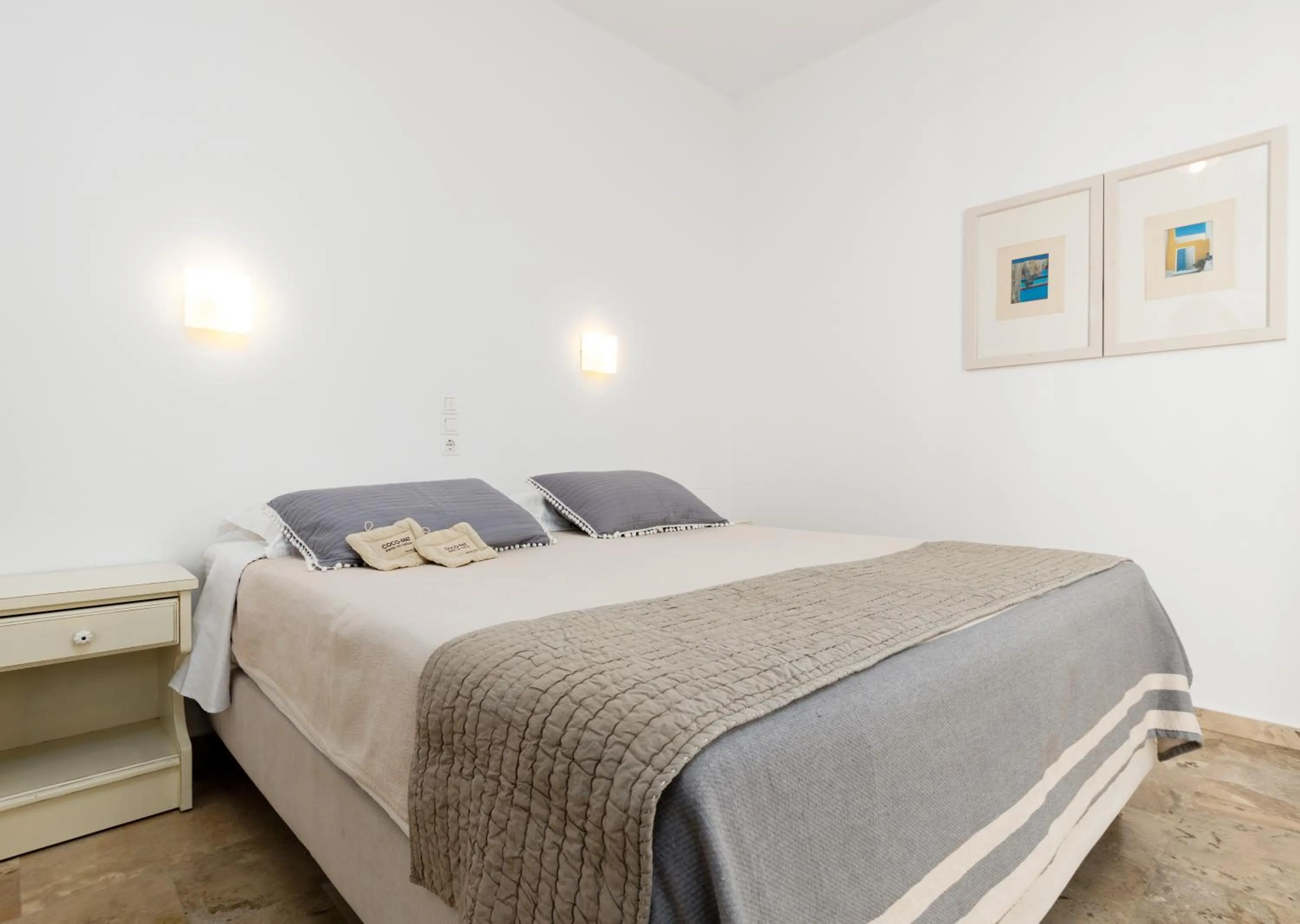 Bedroom in Roses Beach