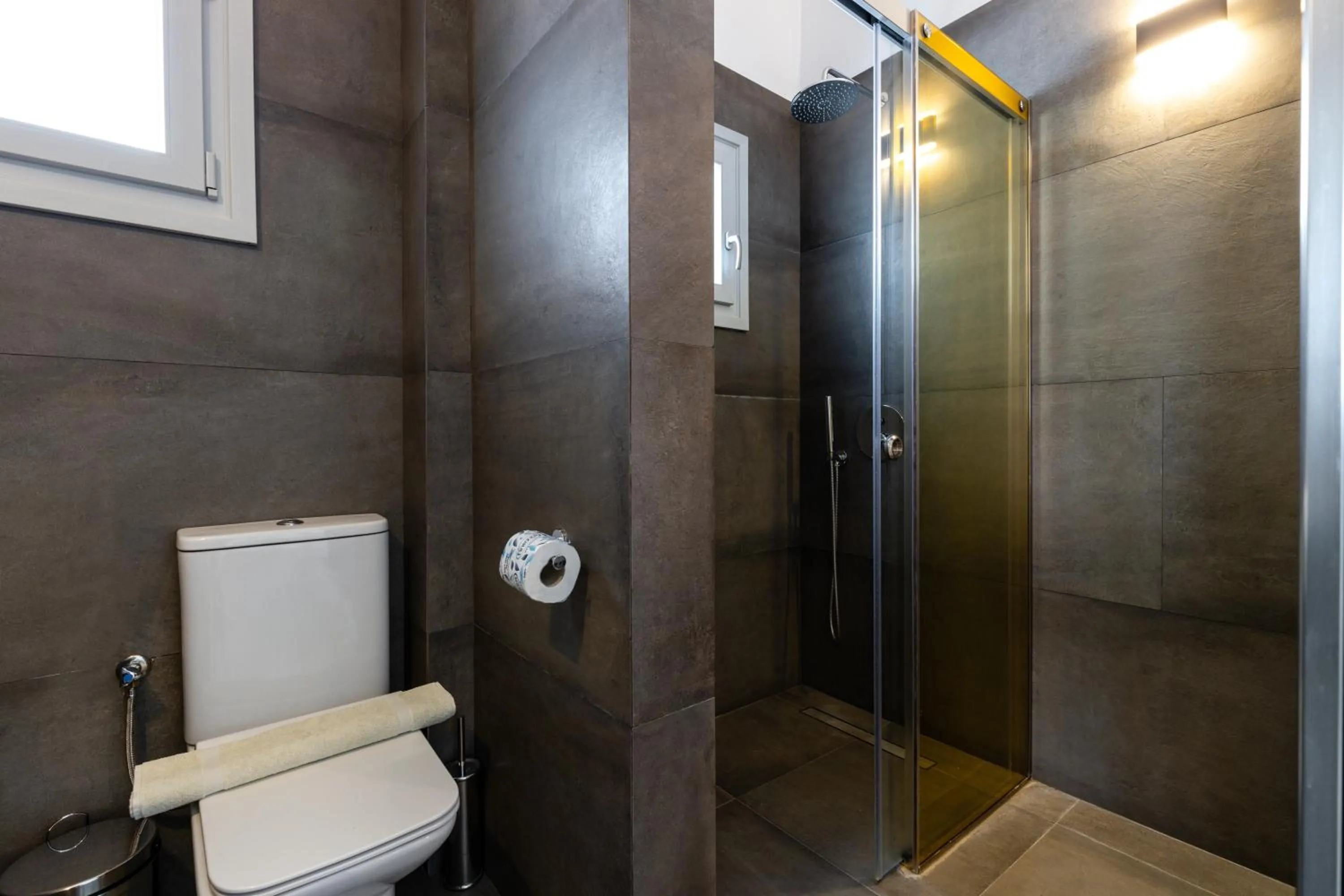 Bathroom in Roses Beach