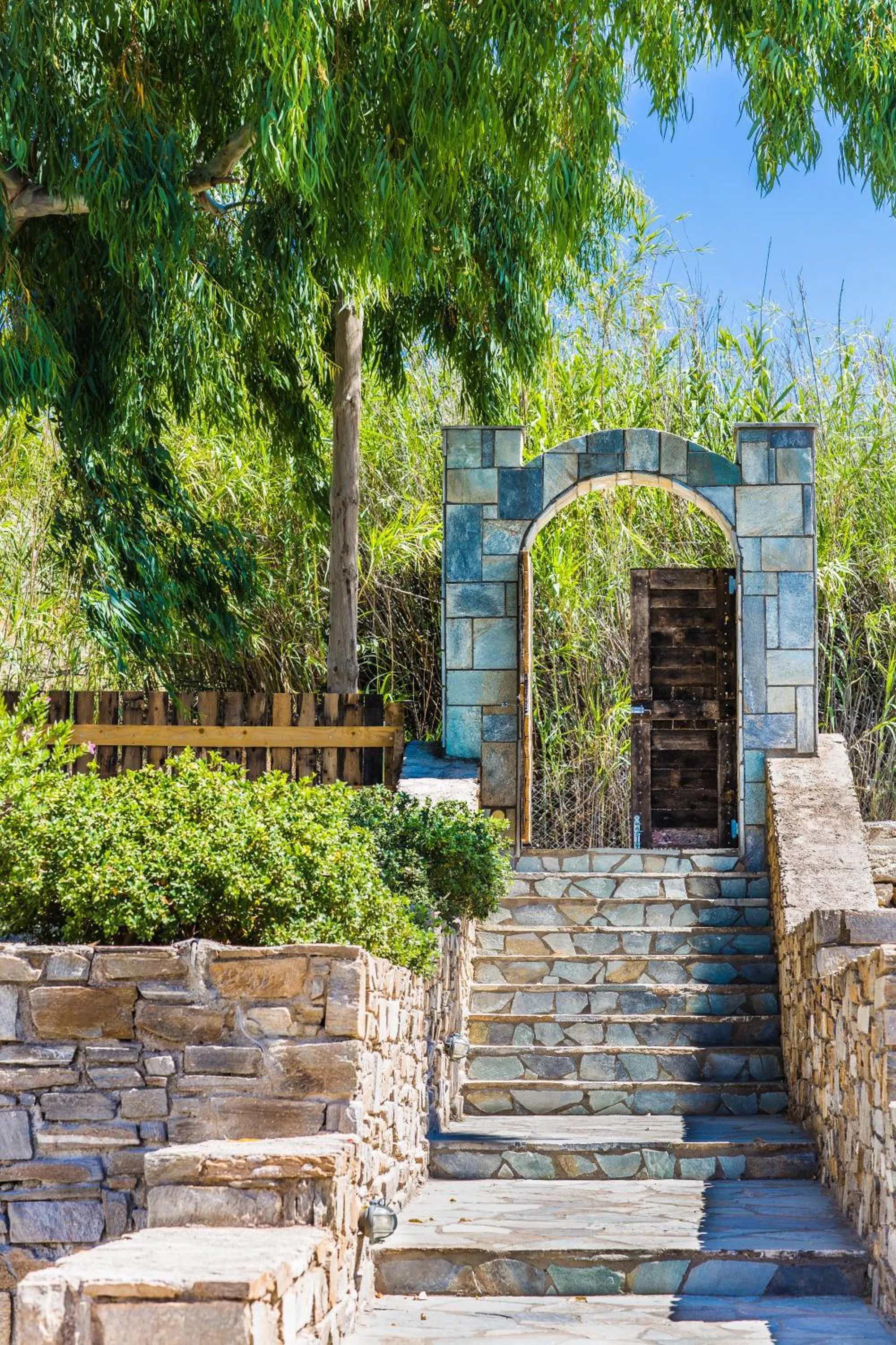 Facade/entrance in Roses Beach