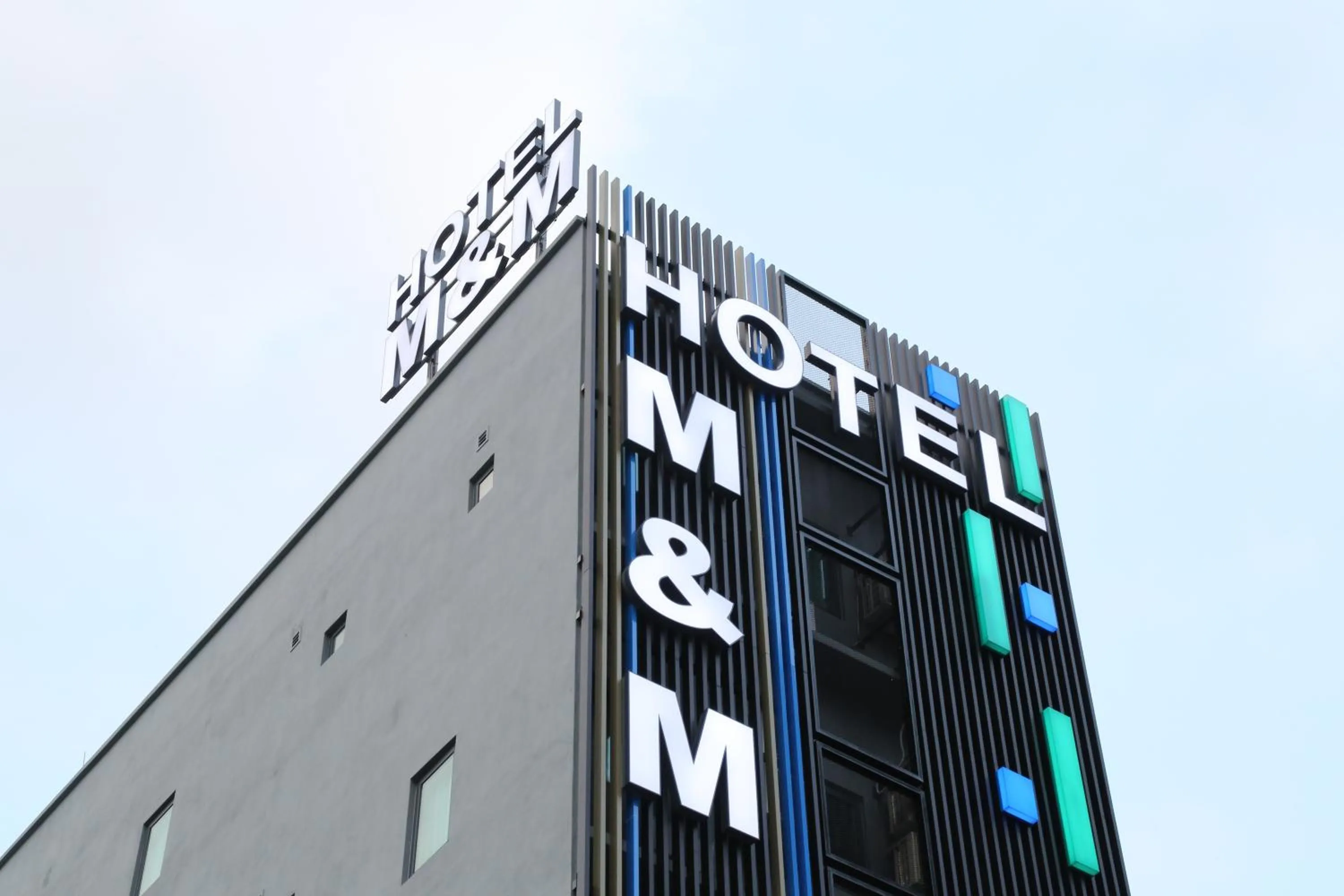 M&M Hotel
