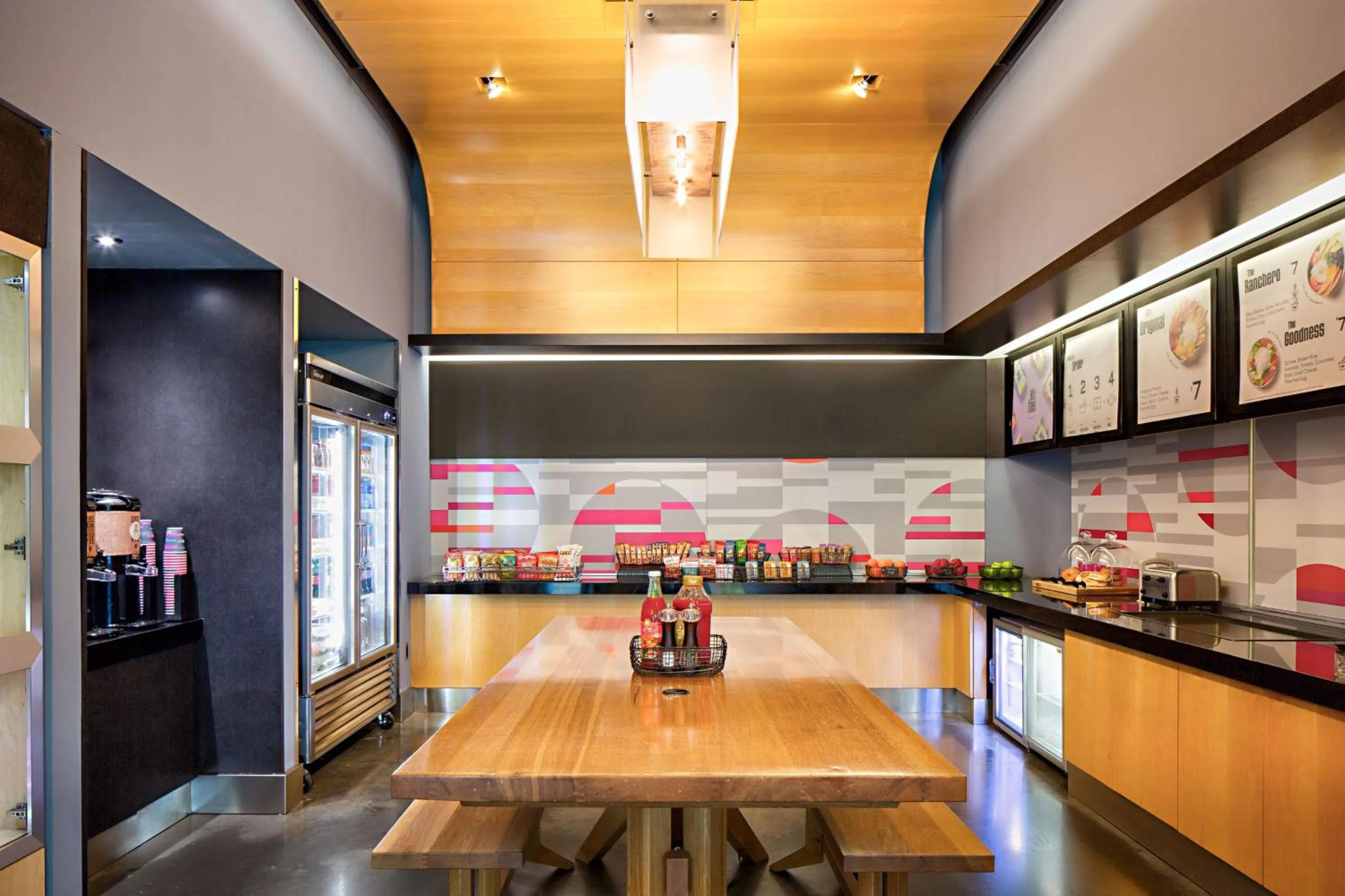 Restaurant/places to eat in Aloft Dallas Downtown