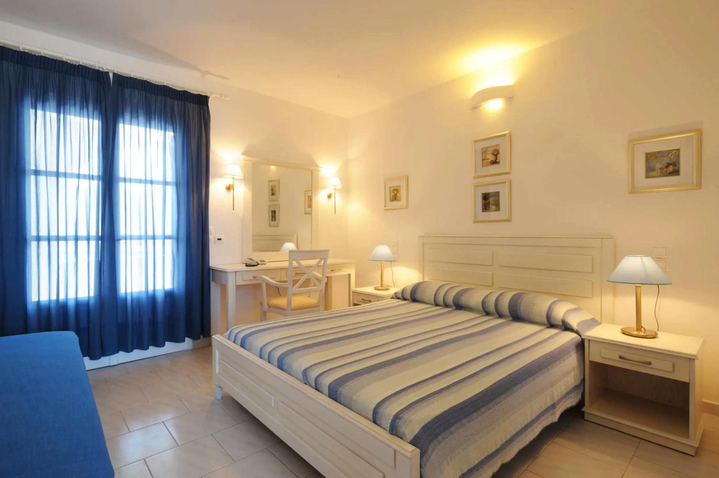 Day in Vardia Bay Studios