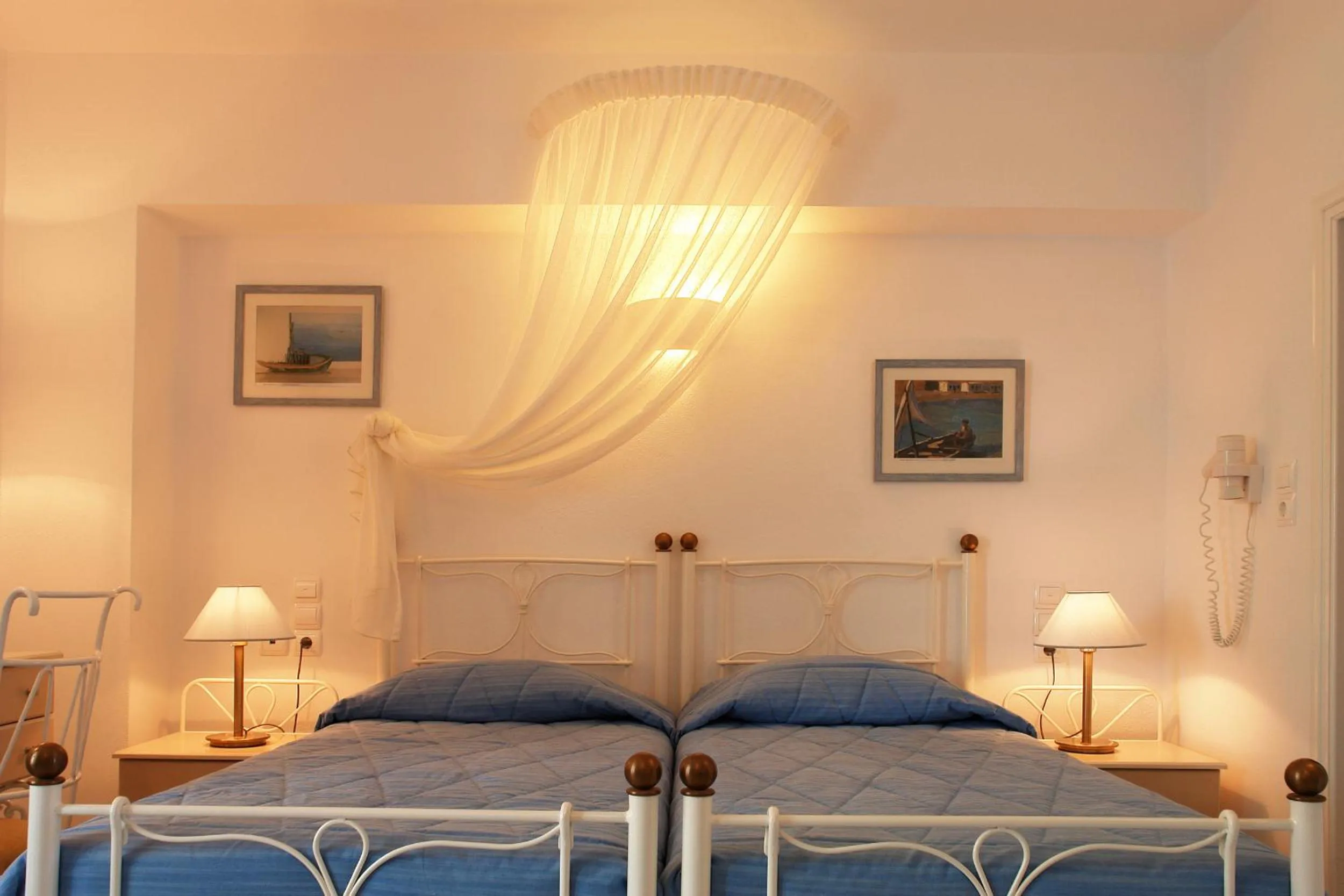 Bed in Vardia Bay Studios