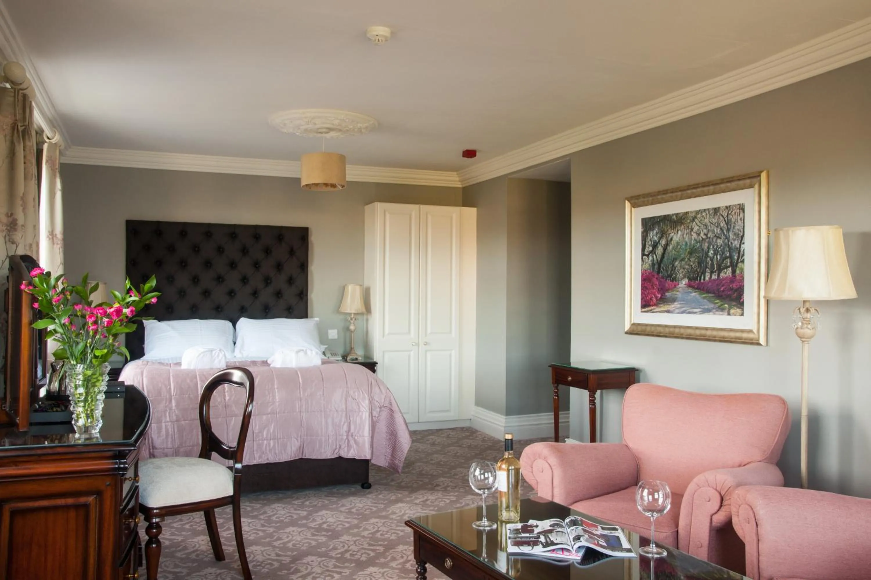 Bedroom, Bed in Falls Hotel & Spa