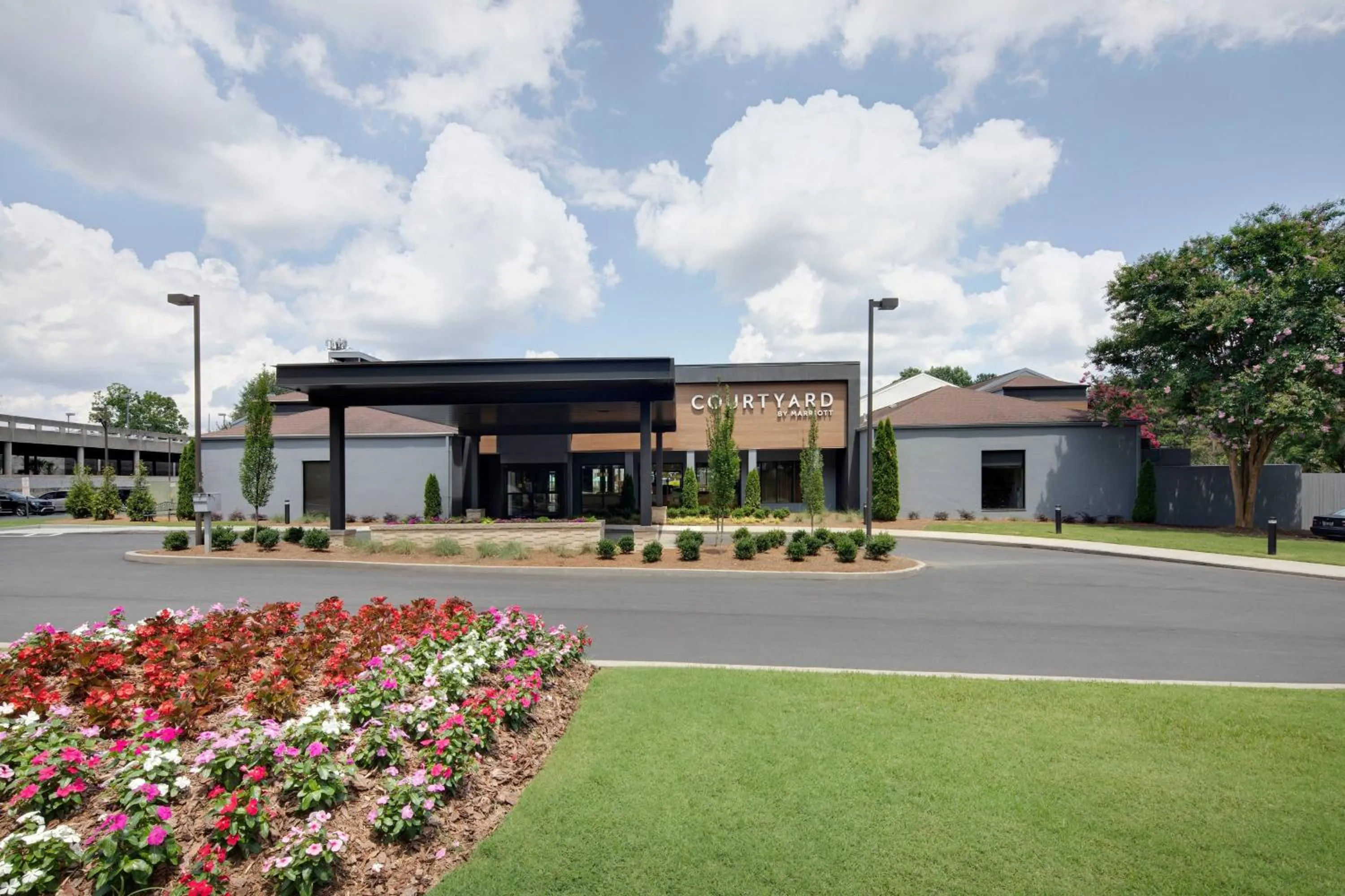 Property building in Courtyard by Marriott Atlanta Windy Hill/Ballpark