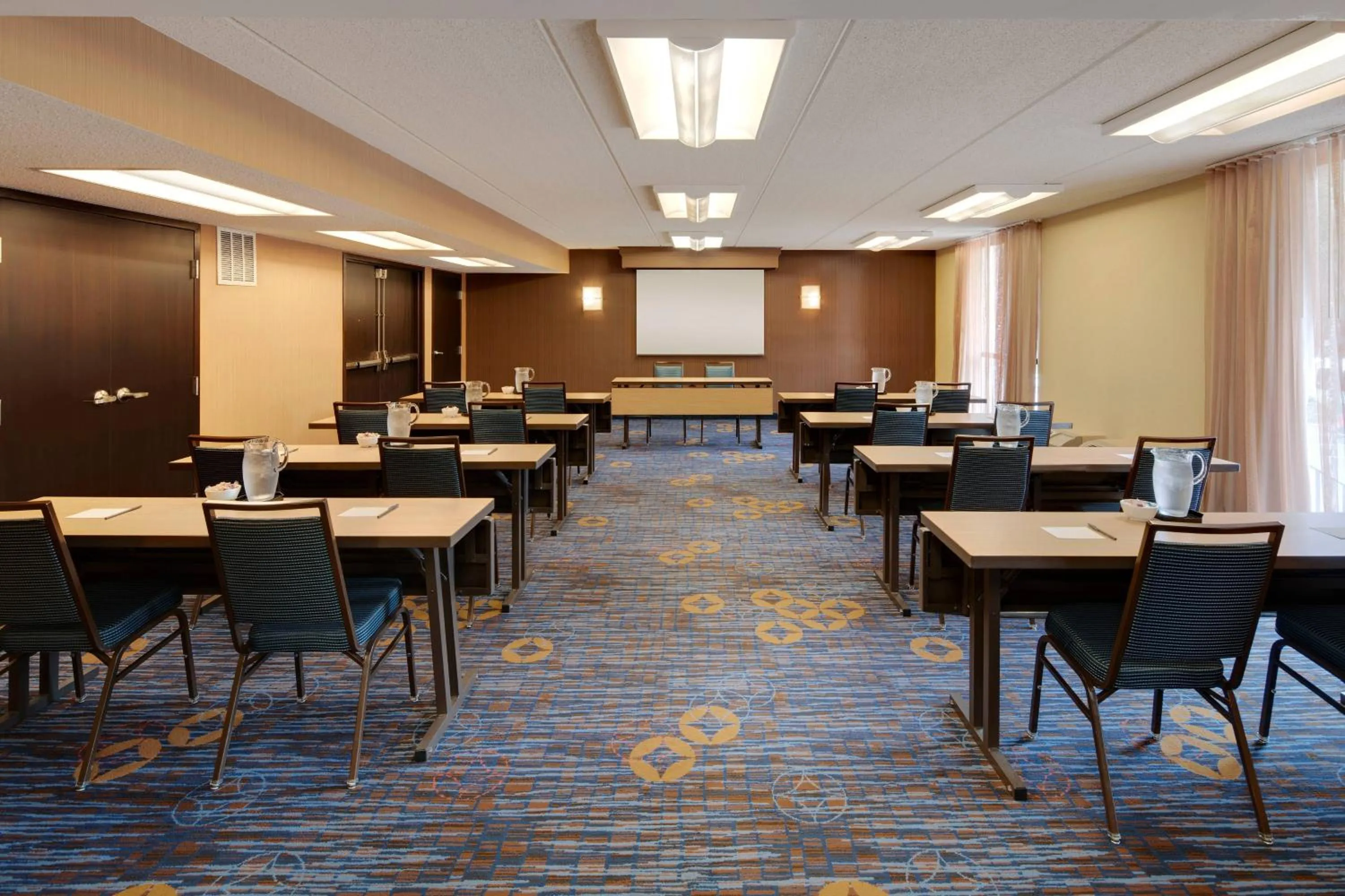 Meeting/conference room in Courtyard by Marriott Atlanta Windy Hill/Ballpark