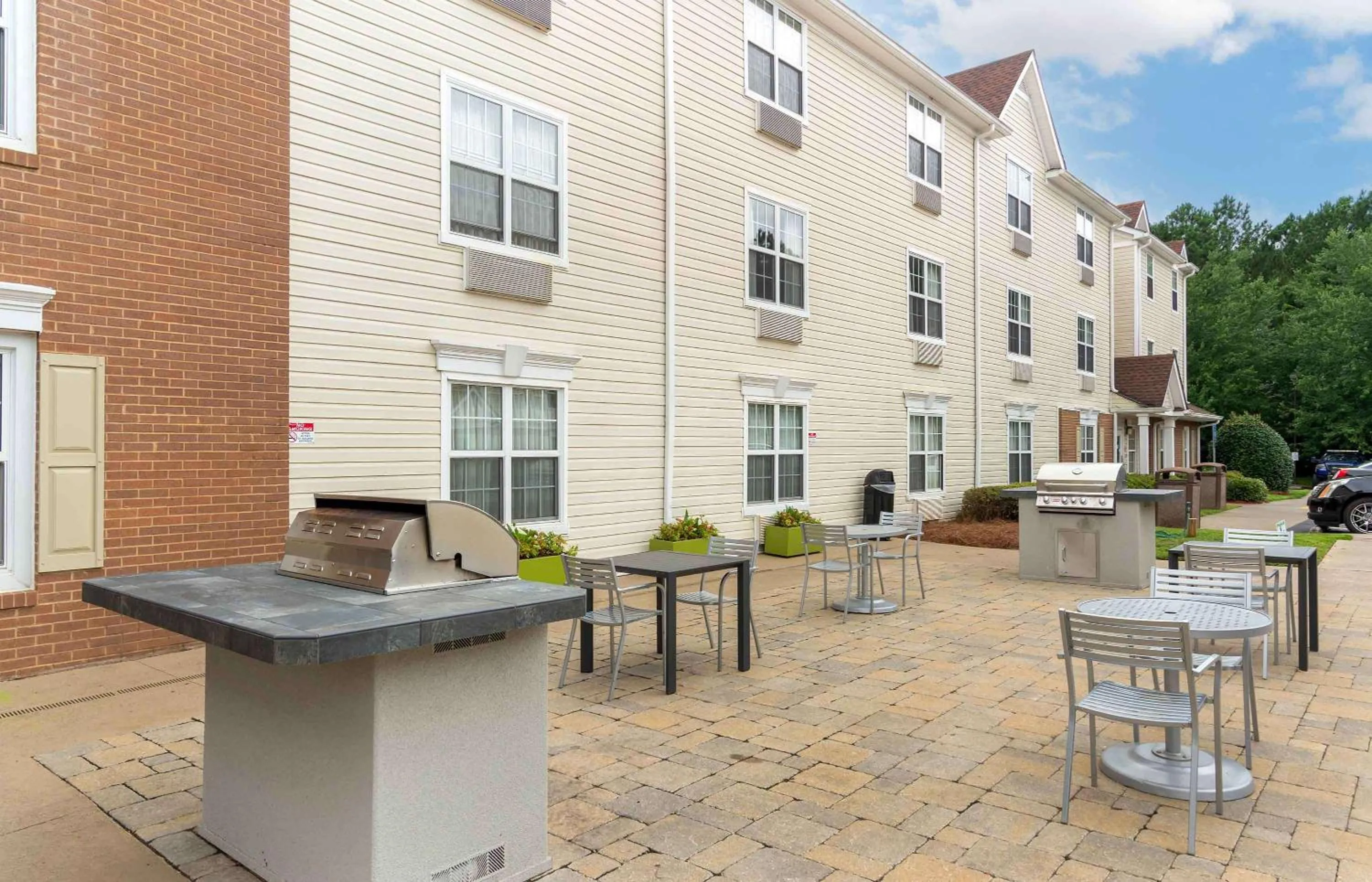 Property building in Extended Stay America Suites - Atlanta - Norcross - Peachtree Corners