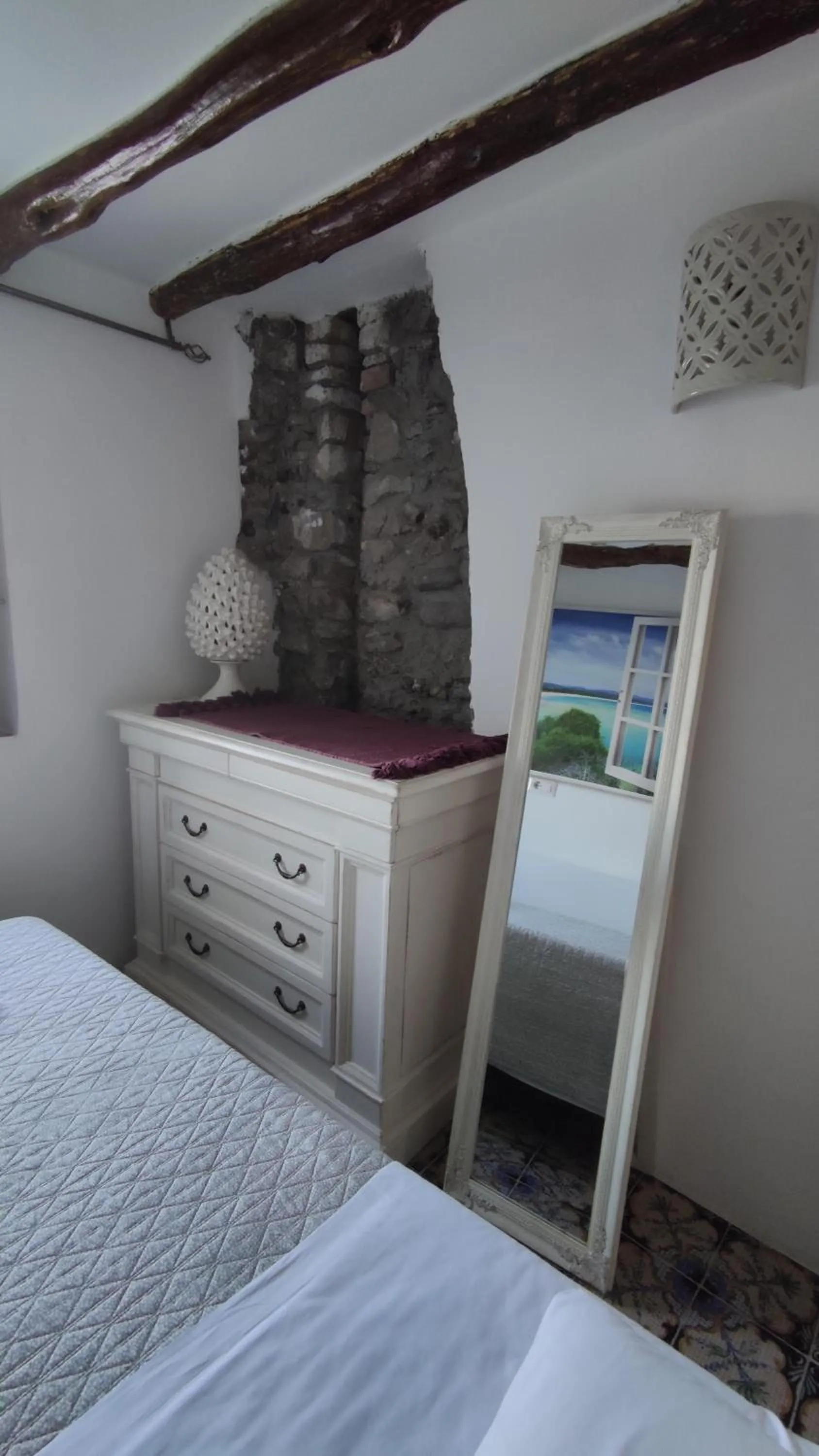 Other, Bed in Halgoduria