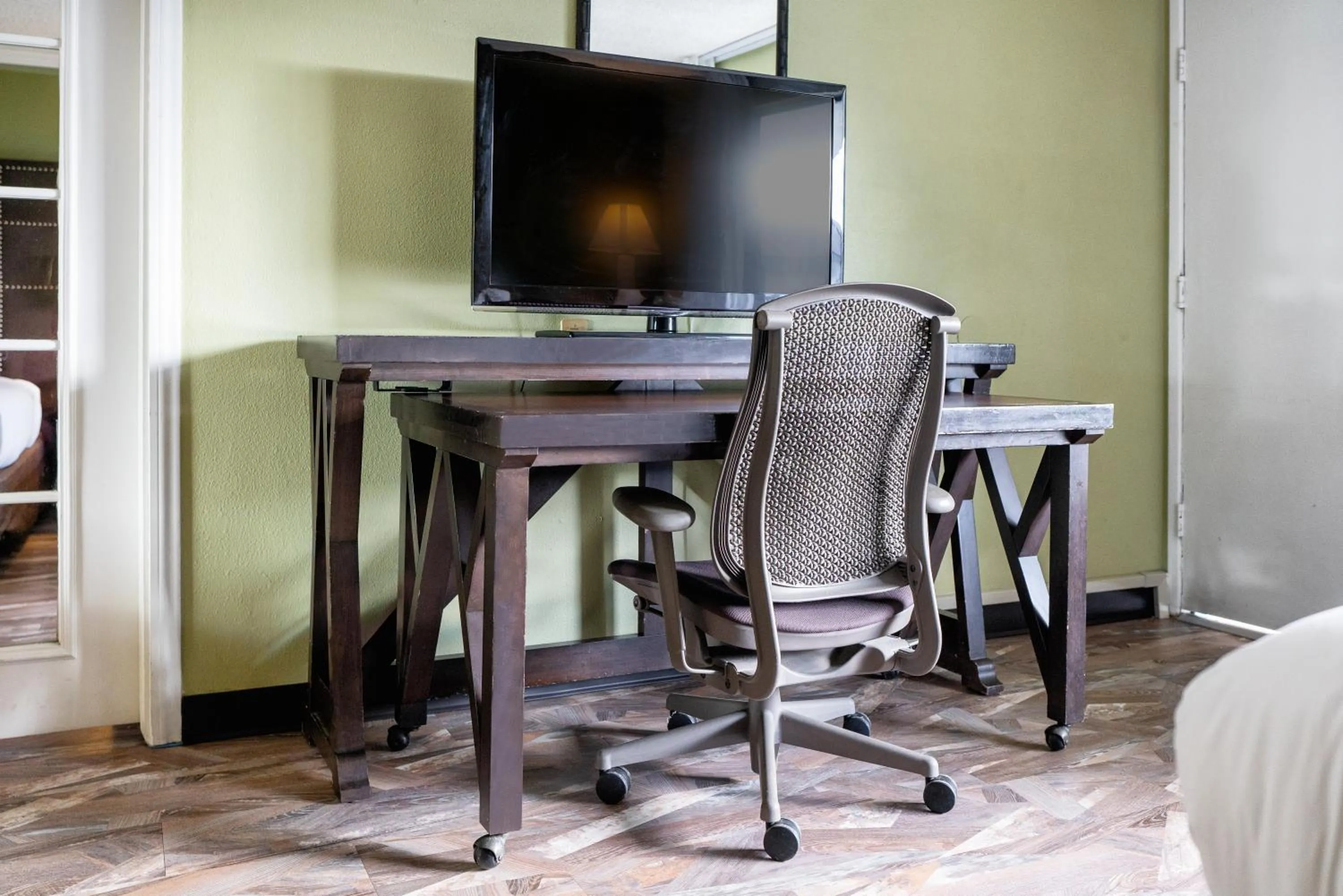 The Buena Park Hotel & Suites