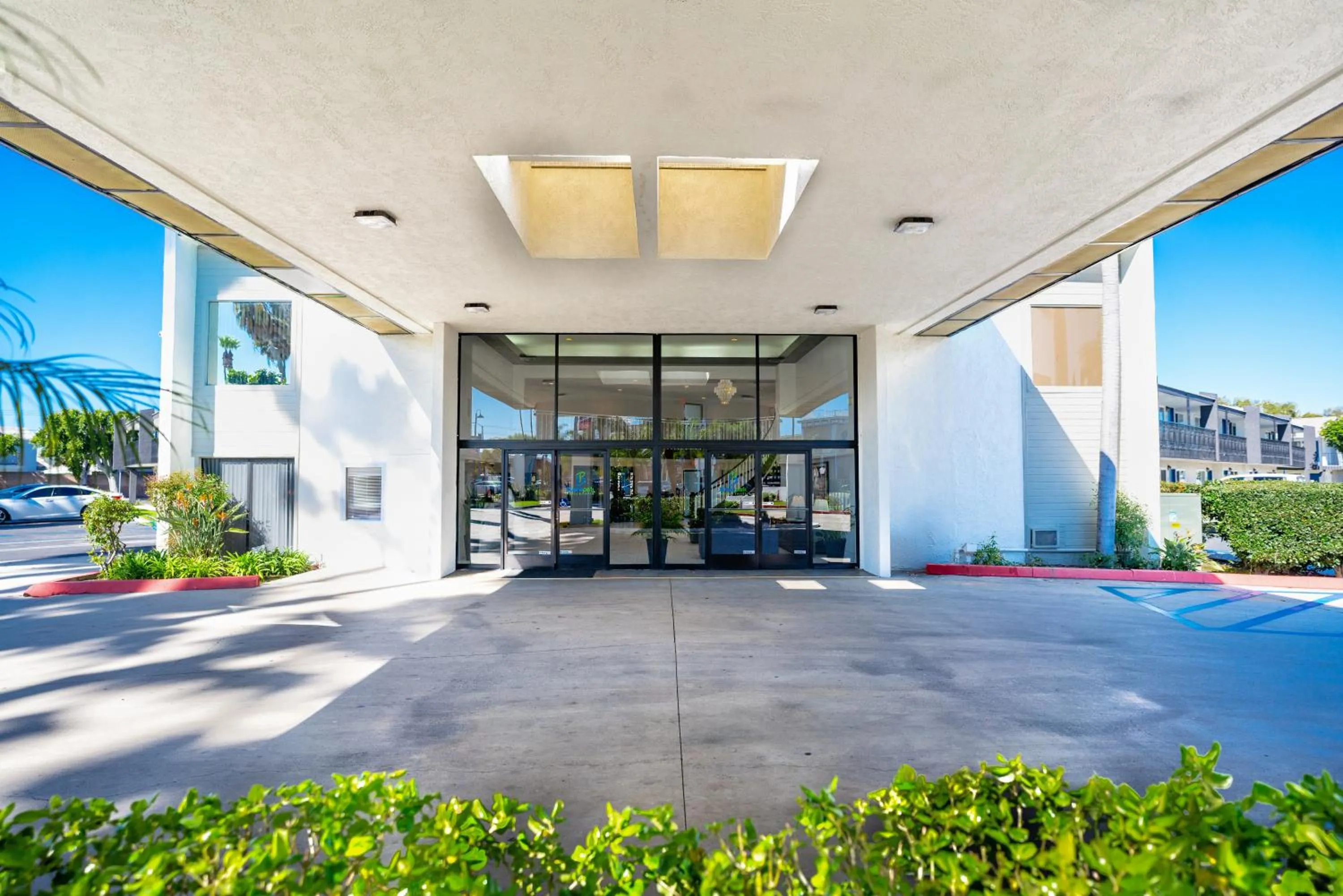 The Buena Park Hotel & Suites