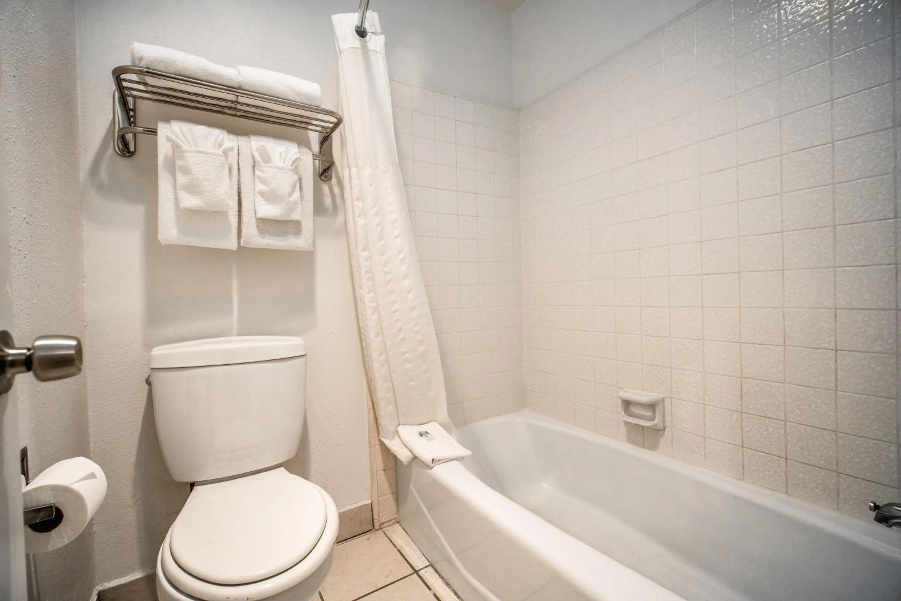 The Buena Park Hotel & Suites