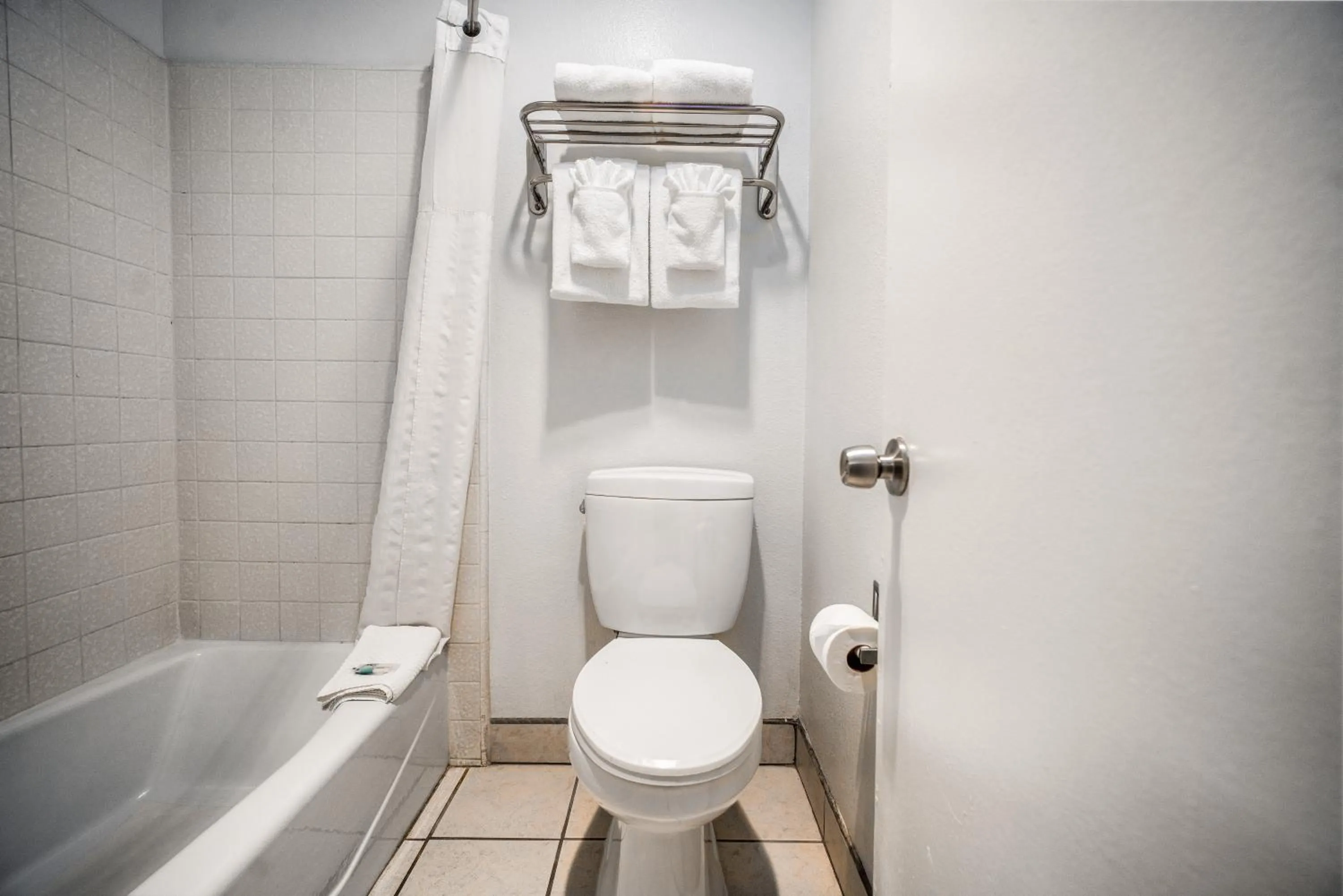 The Buena Park Hotel & Suites