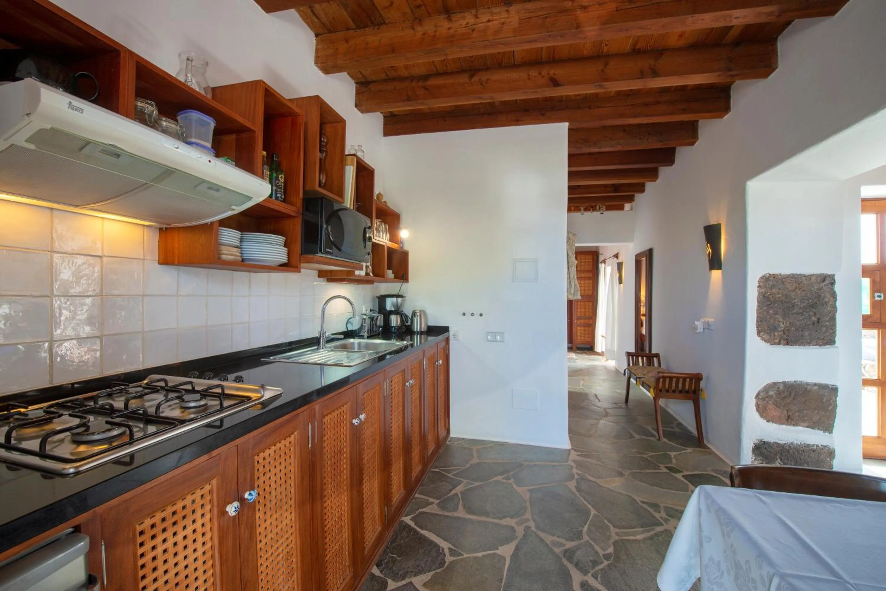 Kitchen or kitchenette in Villa El Inti