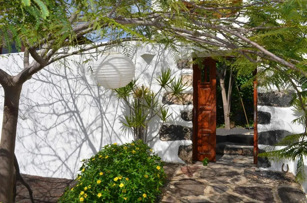 Facade/entrance in Villa El Inti