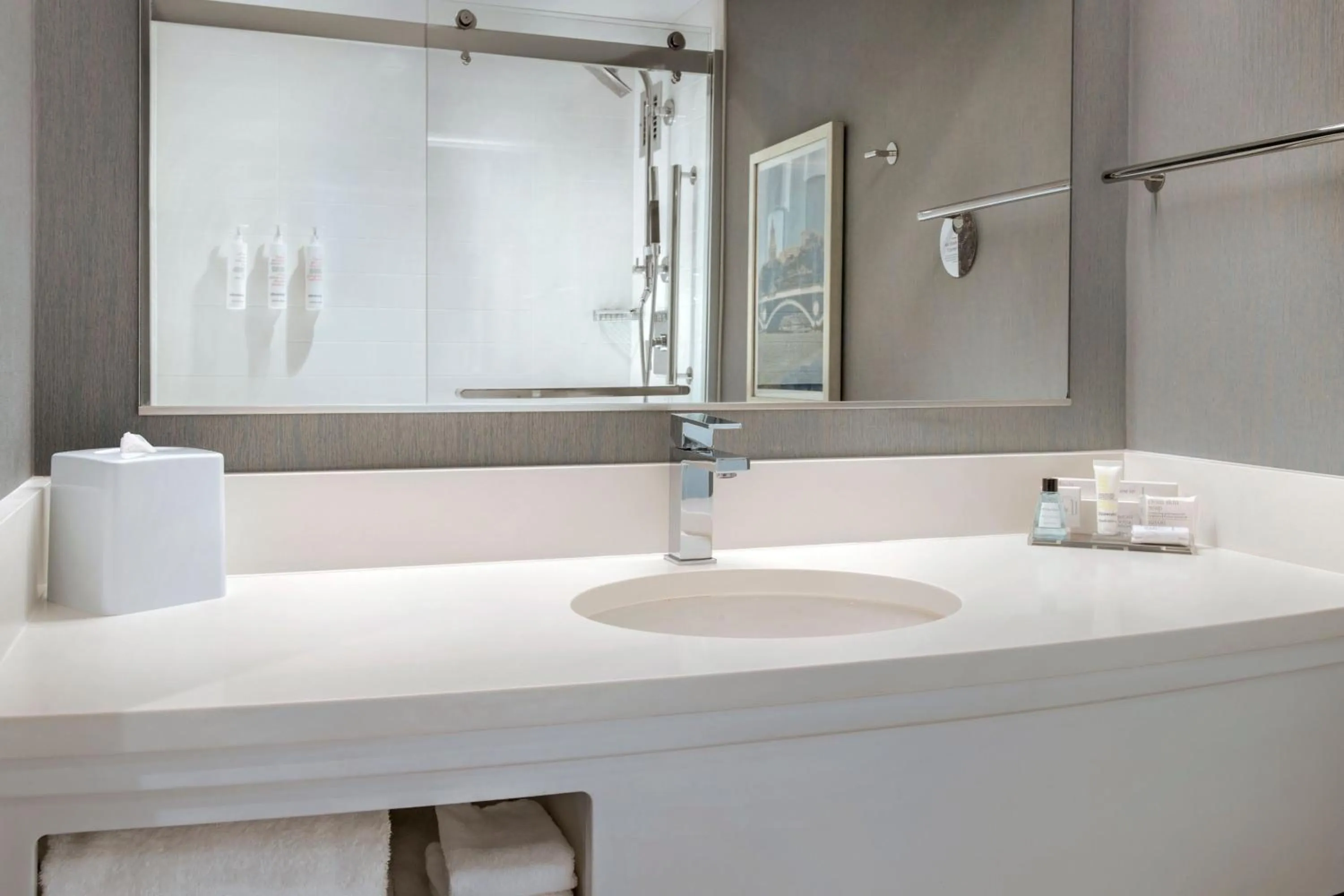 Bathroom in Boston Marriott Burlington