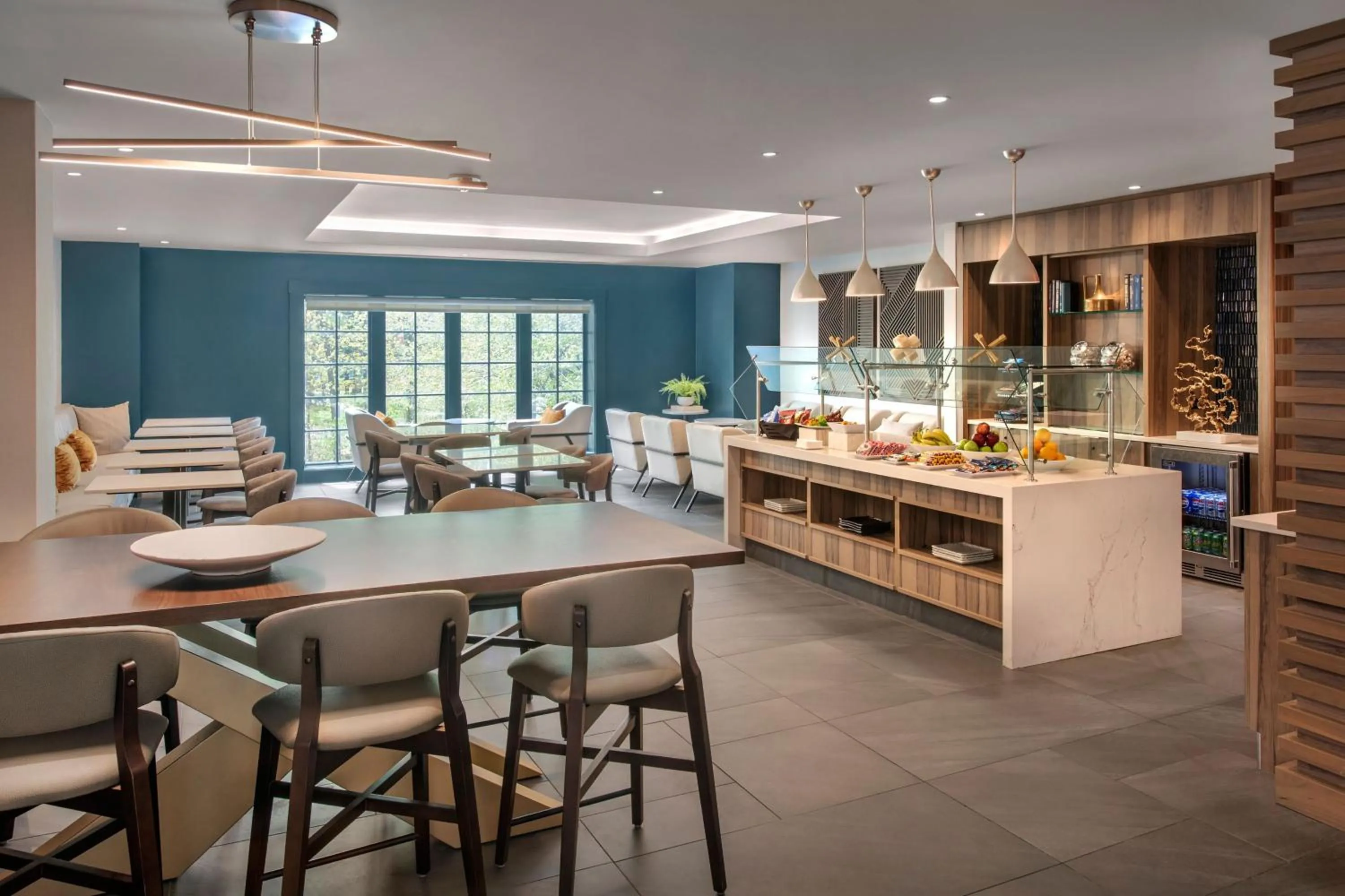 Lounge or bar in Boston Marriott Burlington