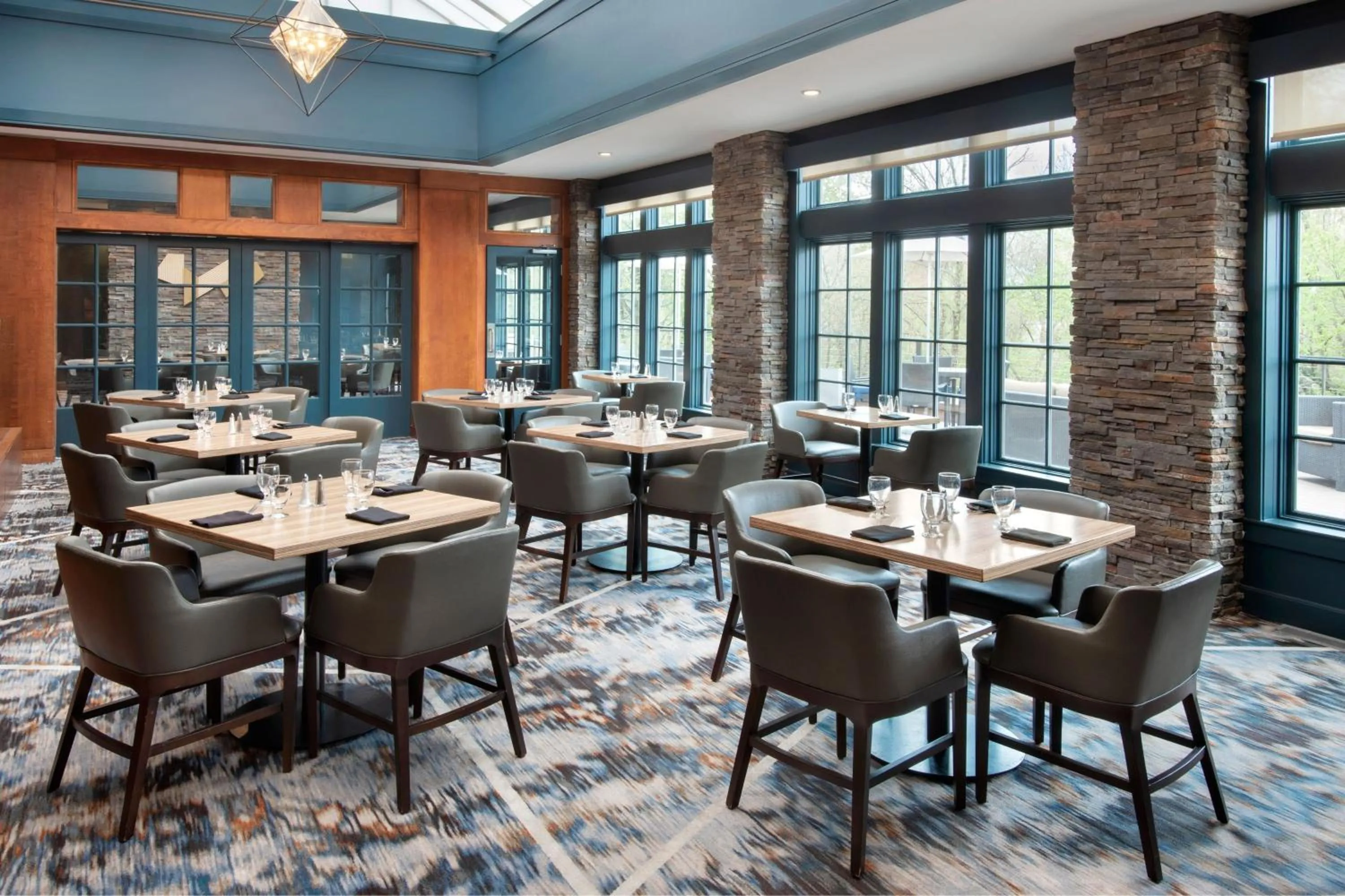 Restaurant/places to eat in Boston Marriott Burlington