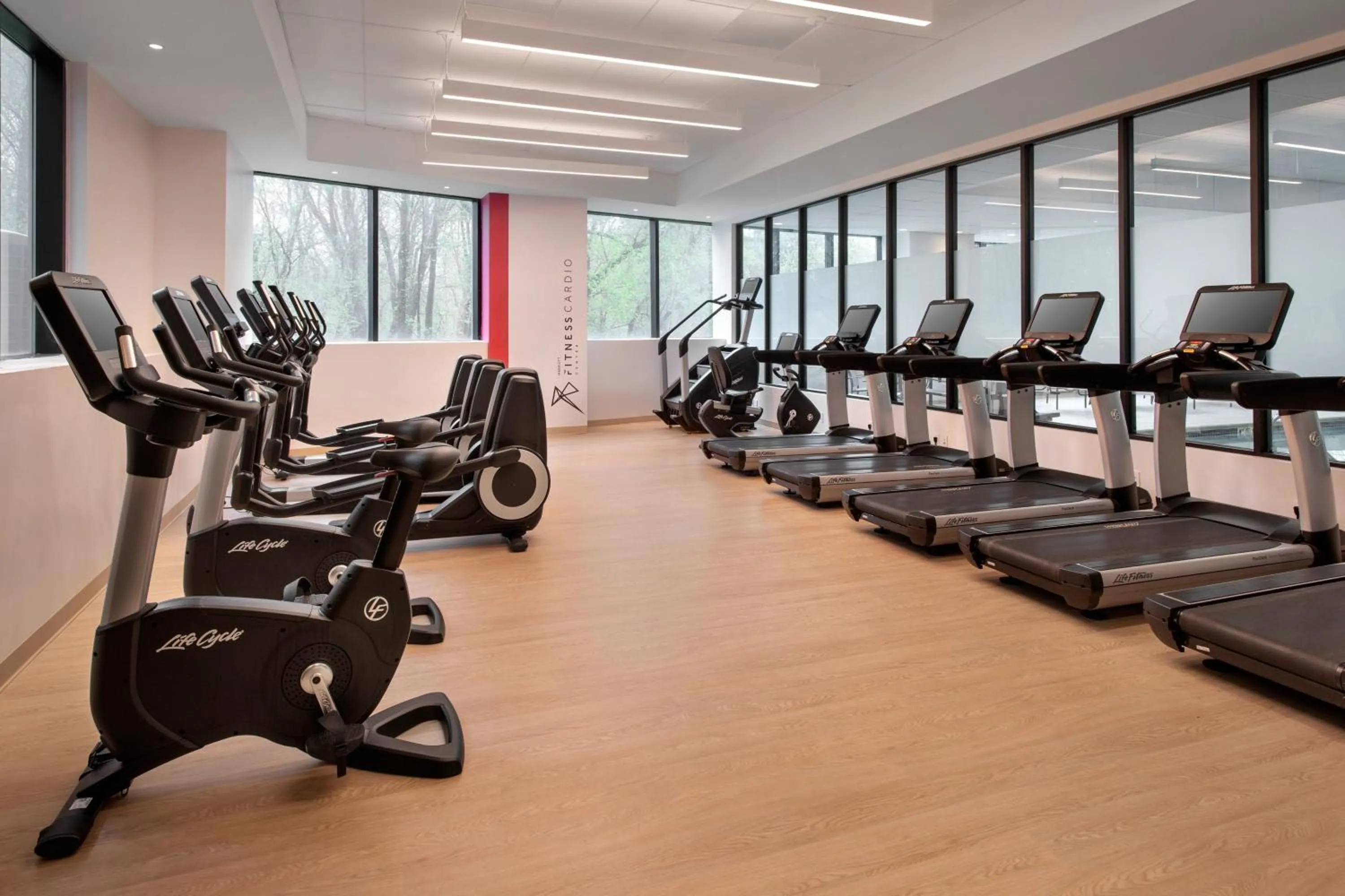 Fitness centre/facilities in Boston Marriott Burlington