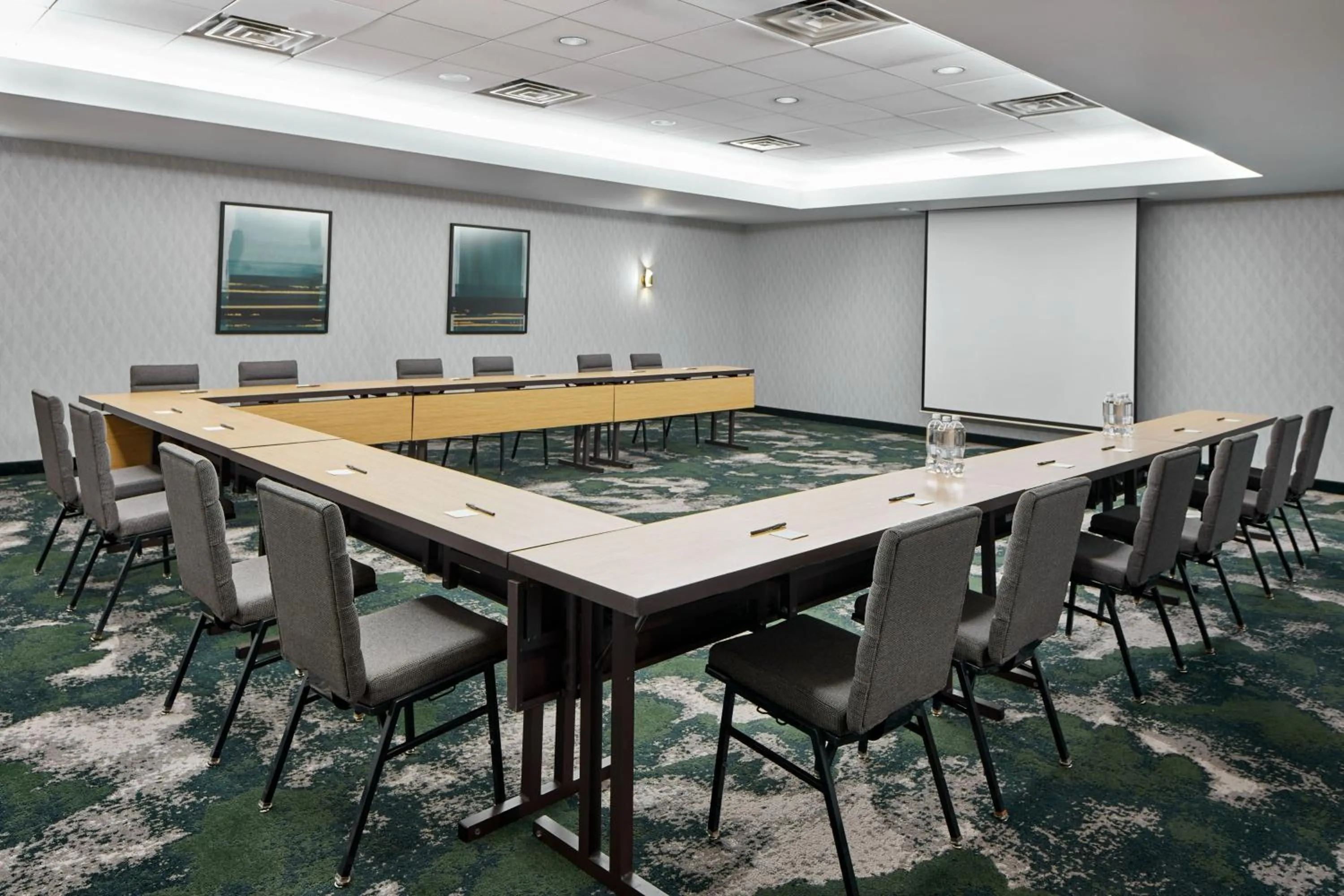 Meeting/conference room in Courtyard by Marriott Nashville Downtown