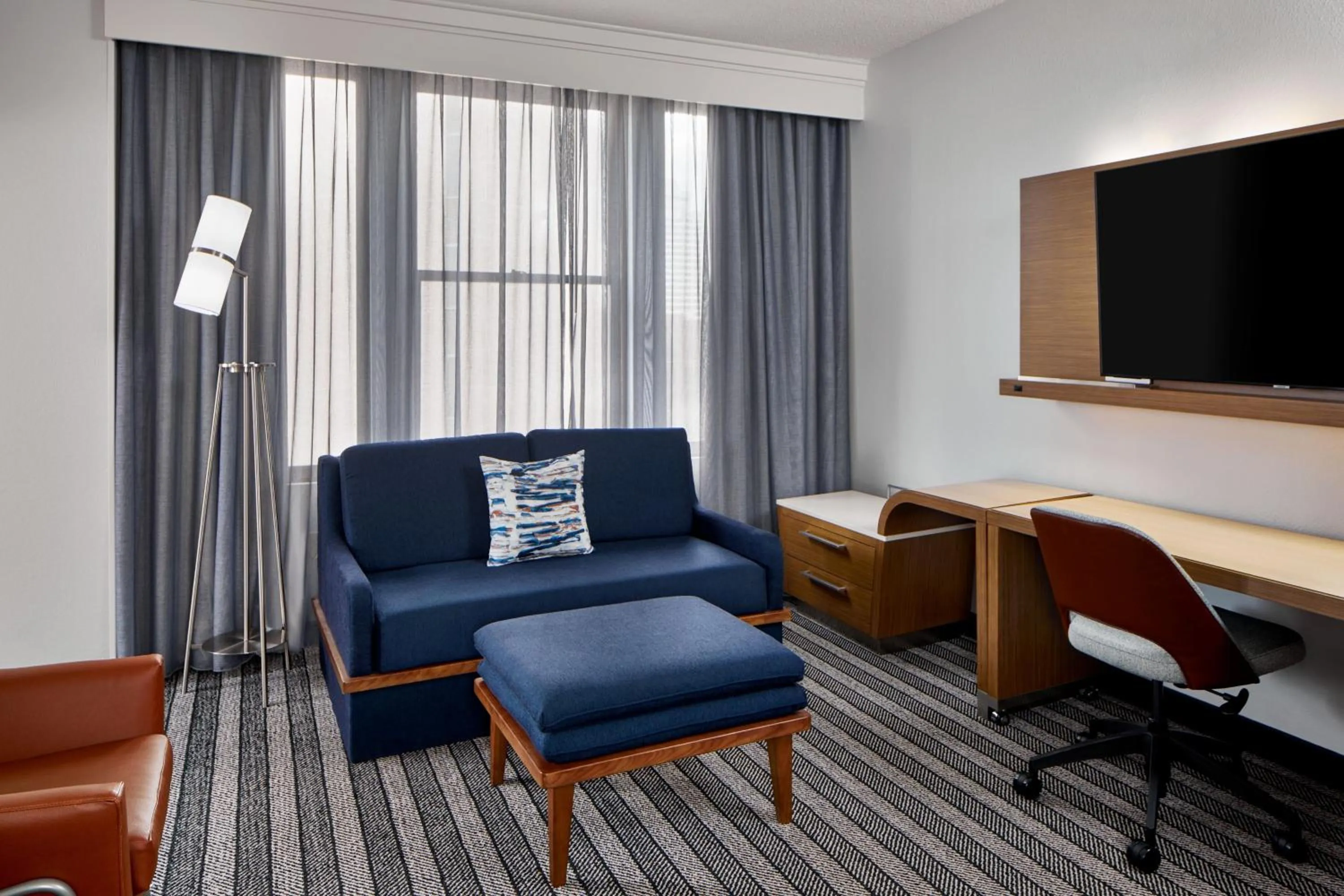 Living room in Courtyard by Marriott Nashville Downtown