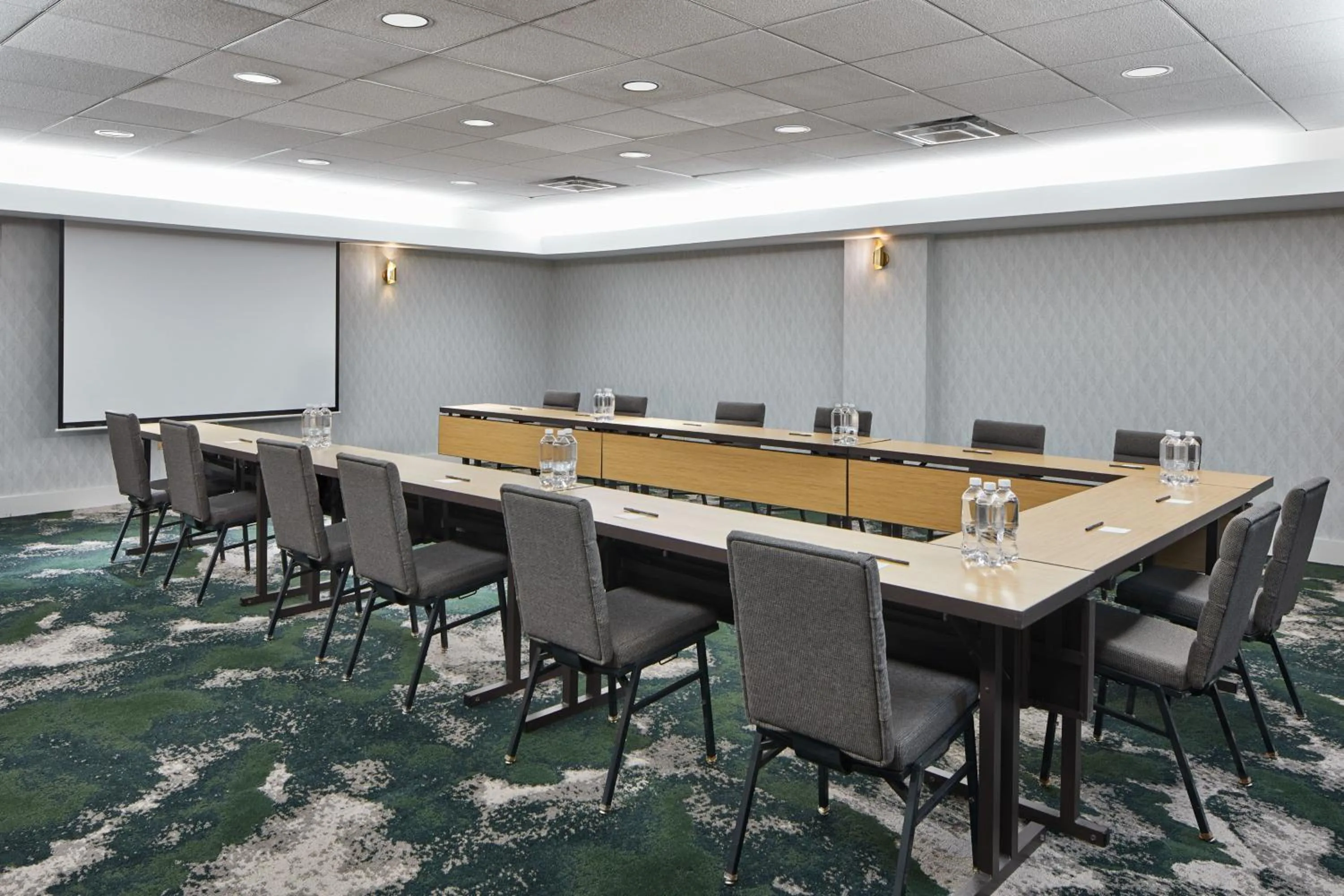 Meeting/conference room in Courtyard by Marriott Nashville Downtown