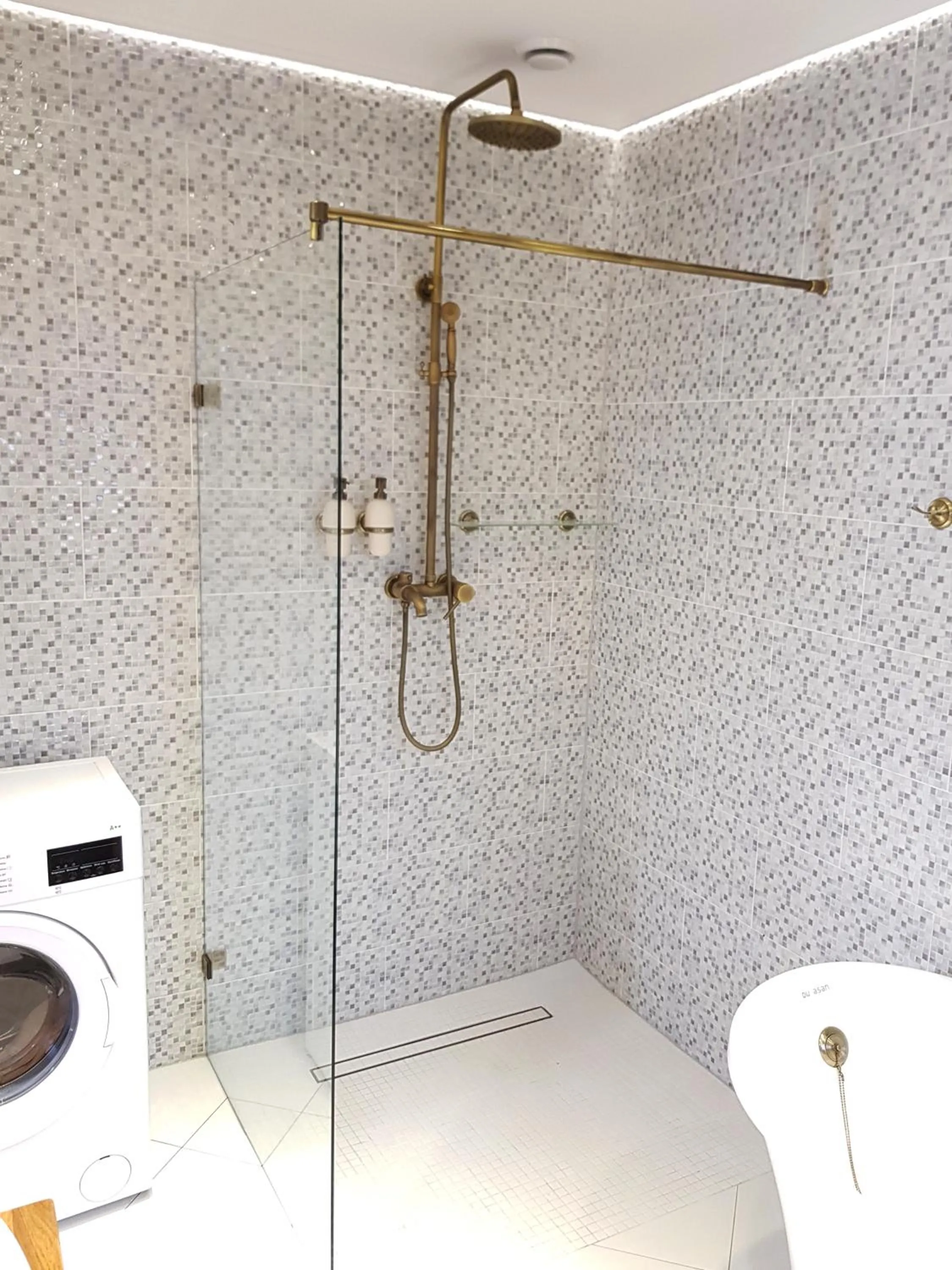 Shower in Sea Apartment 150m do morza