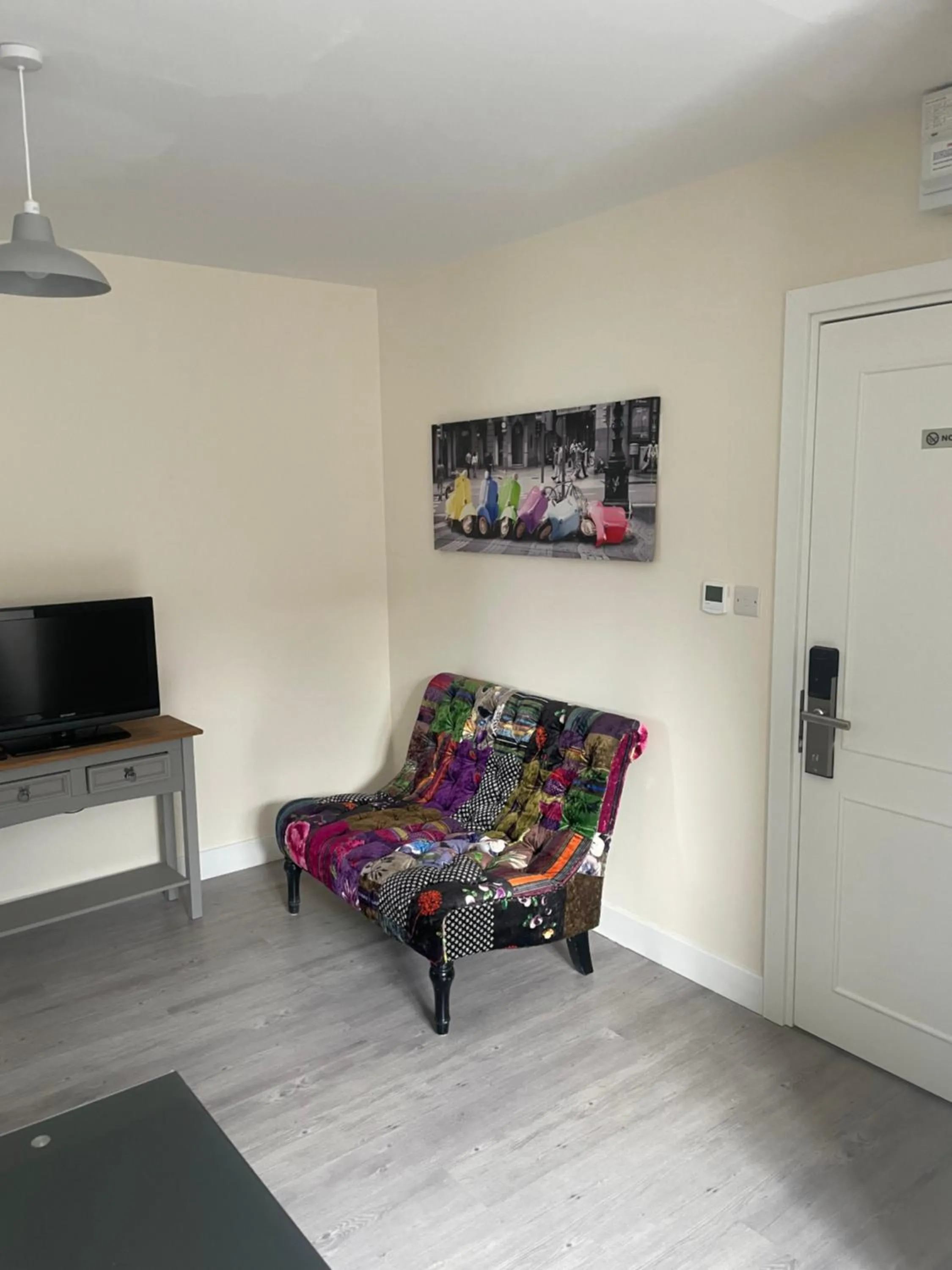 Living room in Regal Hotel