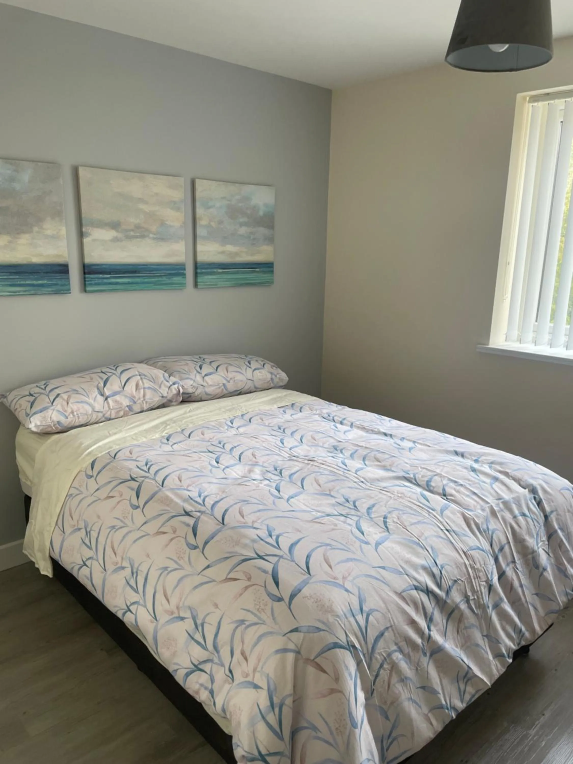 Bedroom, Bed in Regal Hotel