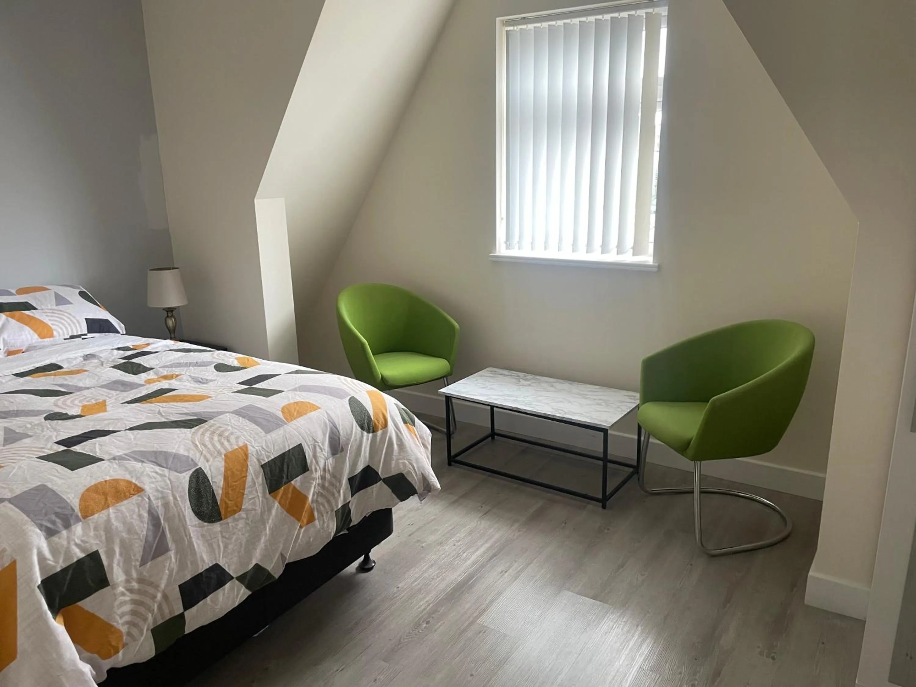 Bedroom, Bed in Regal Hotel