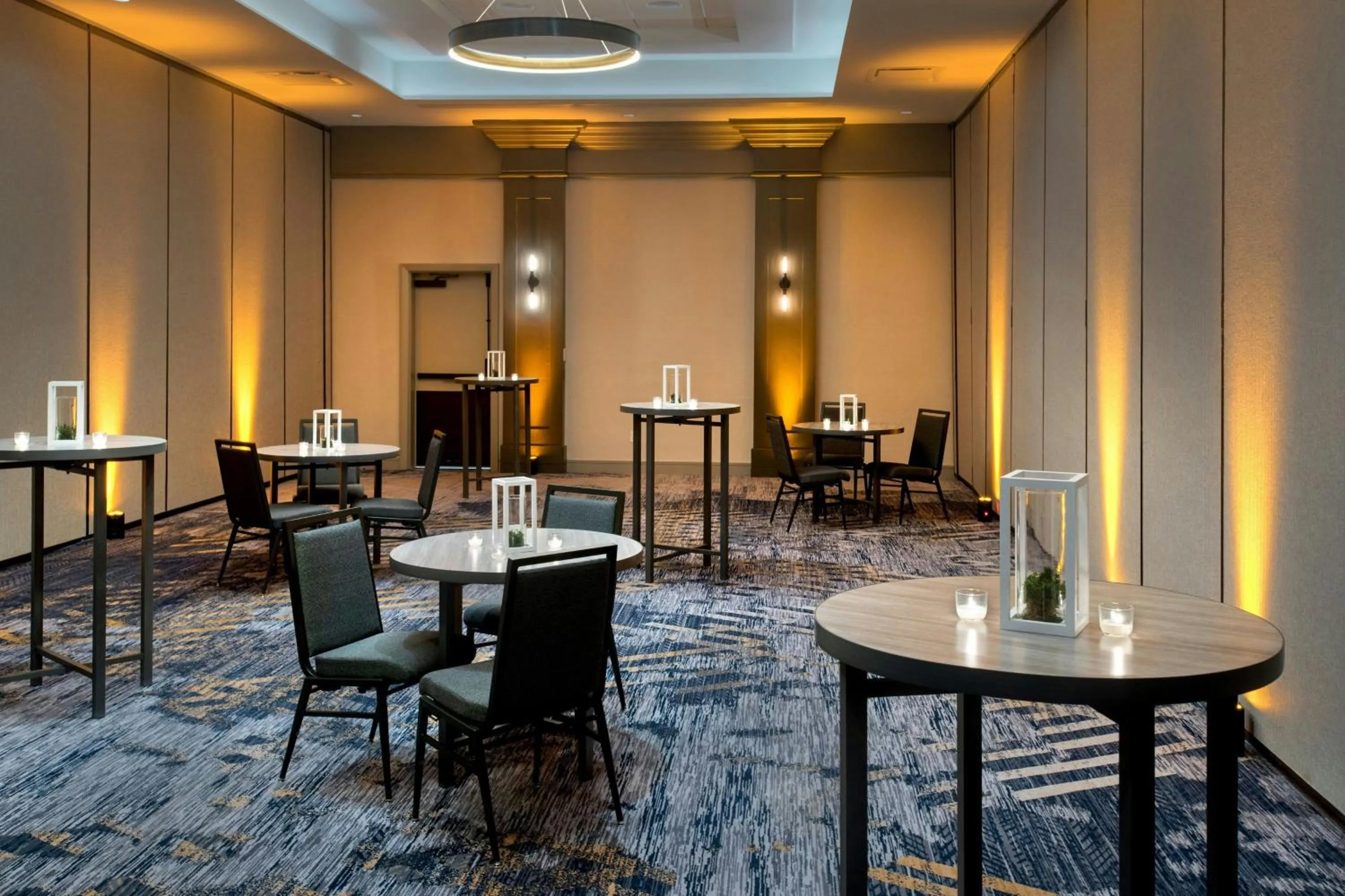 Lobby or reception in Boston Marriott Peabody