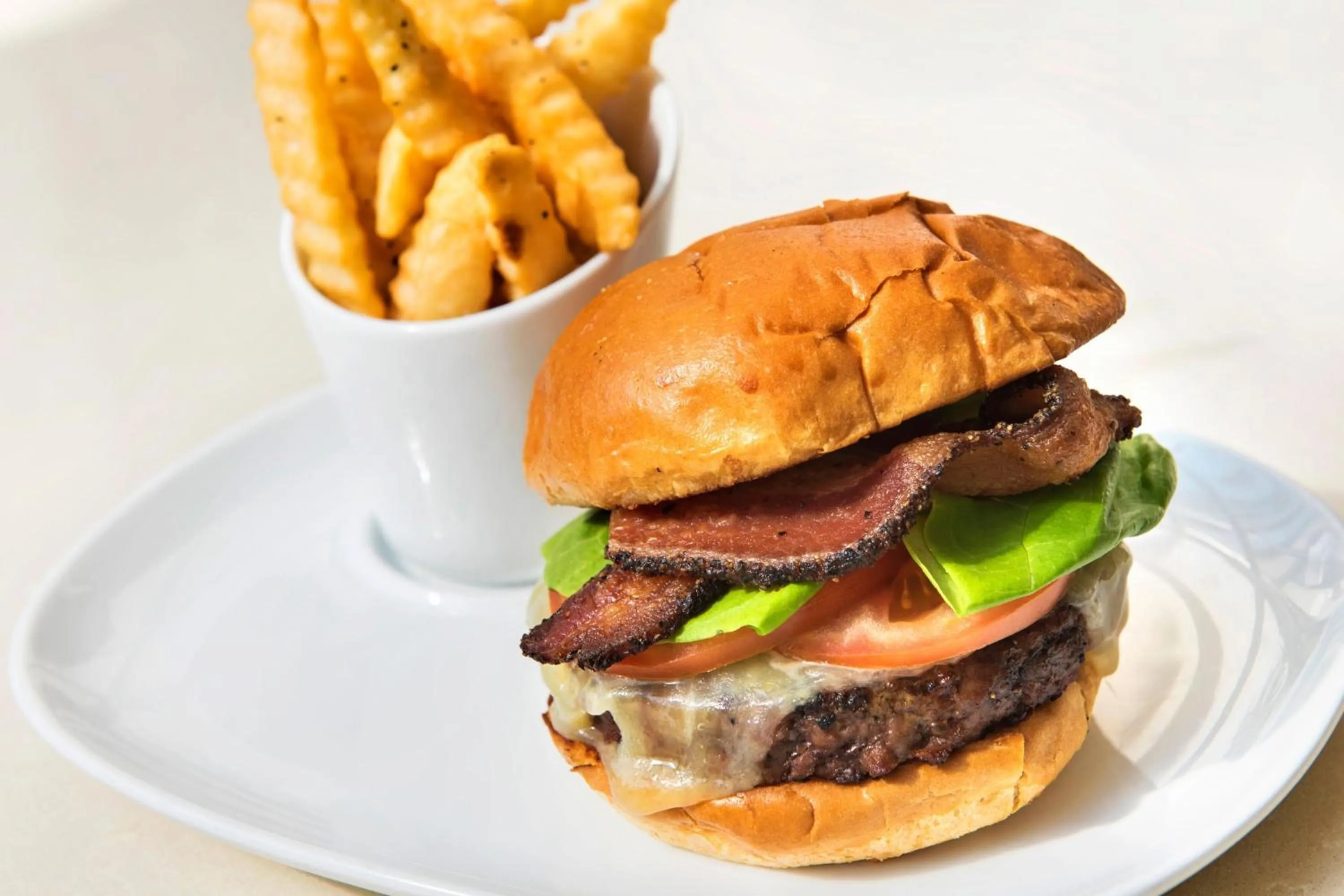 Restaurant/places to eat in Boston Marriott Peabody