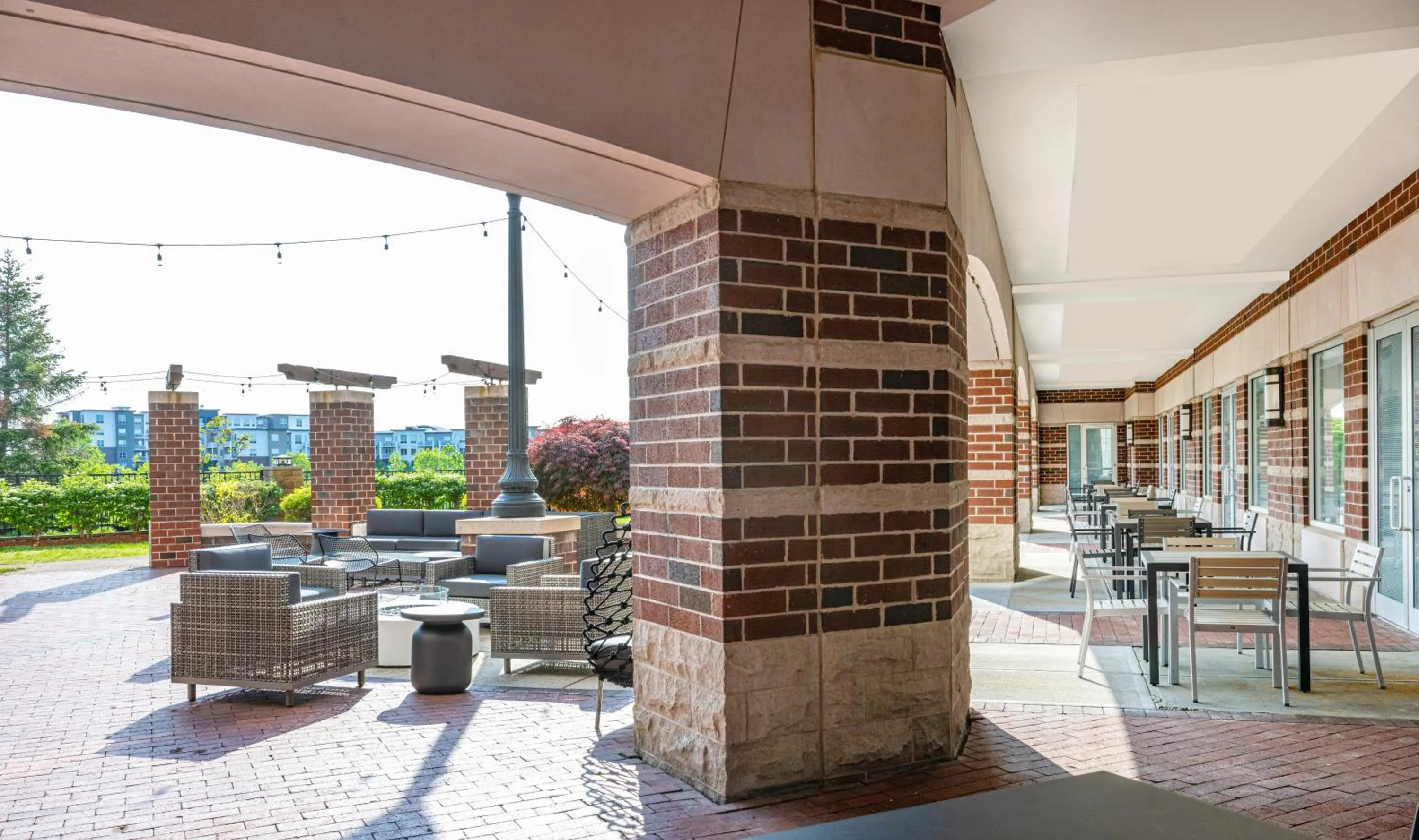 Patio in Marriott Boston Quincy