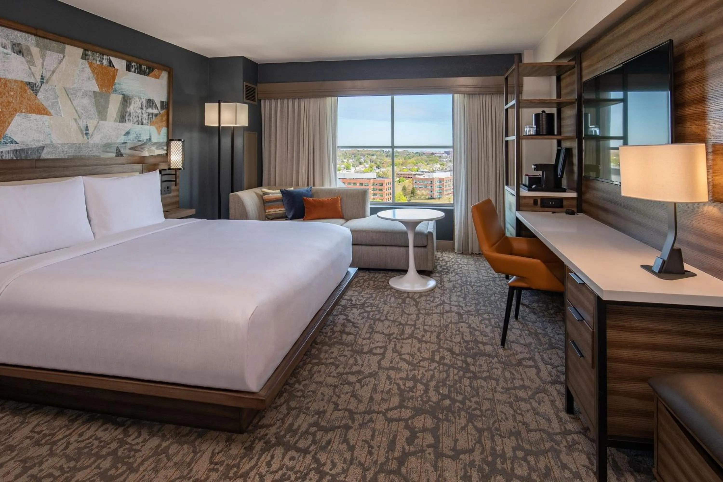 Bedroom, Bed in Marriott Boston Quincy