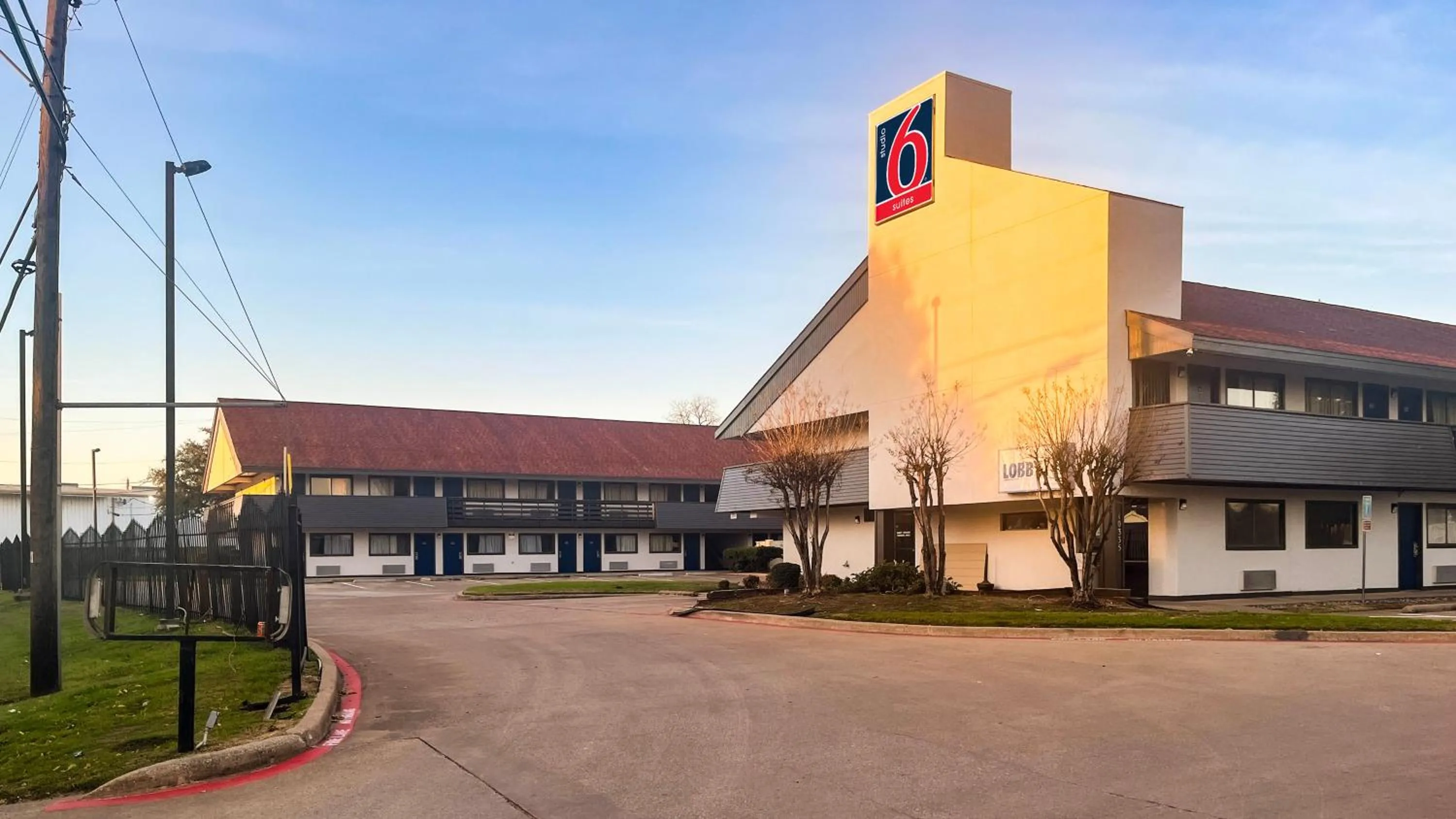 Property building in Studio 6 Suites Dallas TX - Loop 12 West