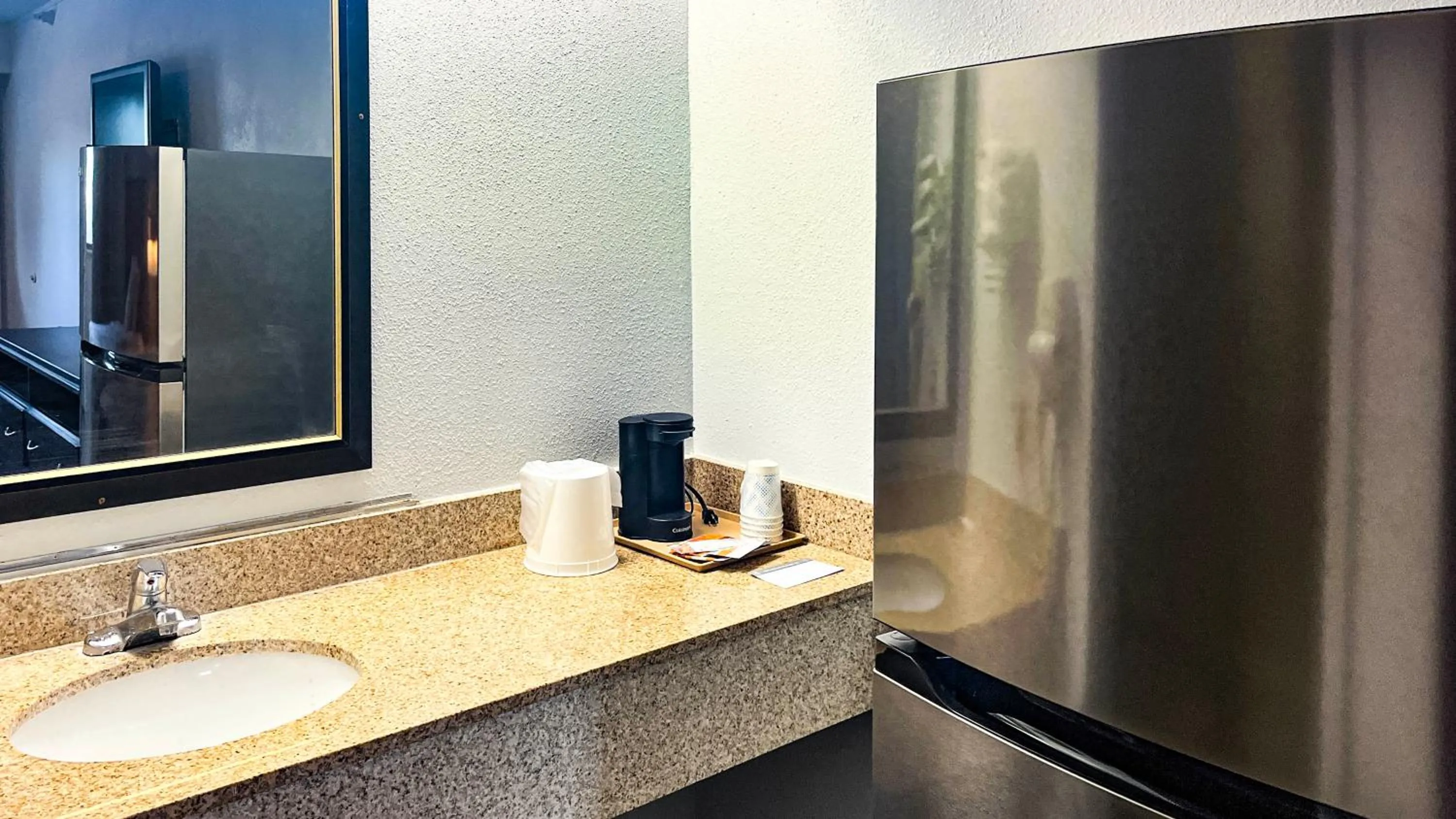 Area and facilities in Studio 6 Suites Dallas TX - Loop 12 West