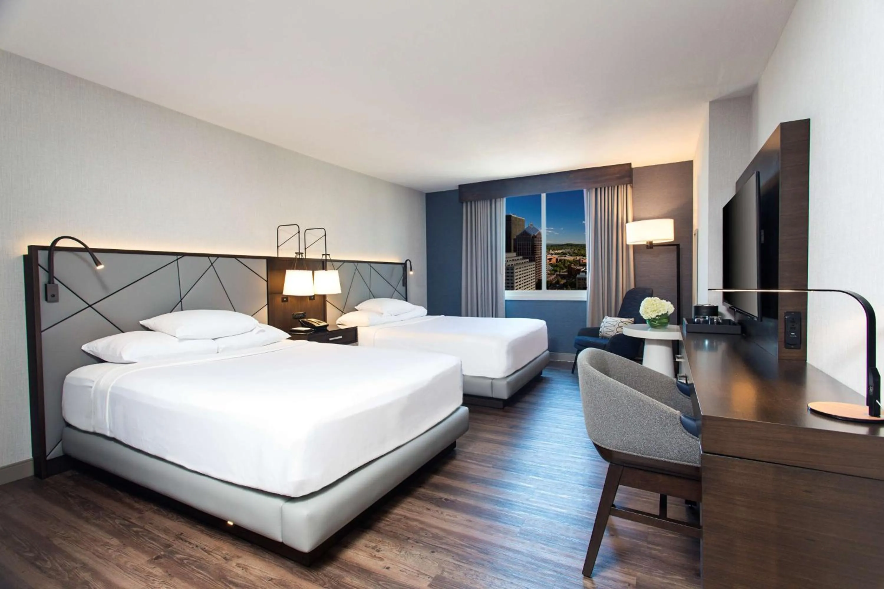 Photo of the whole room, Bed in Hyatt Regency Rochester