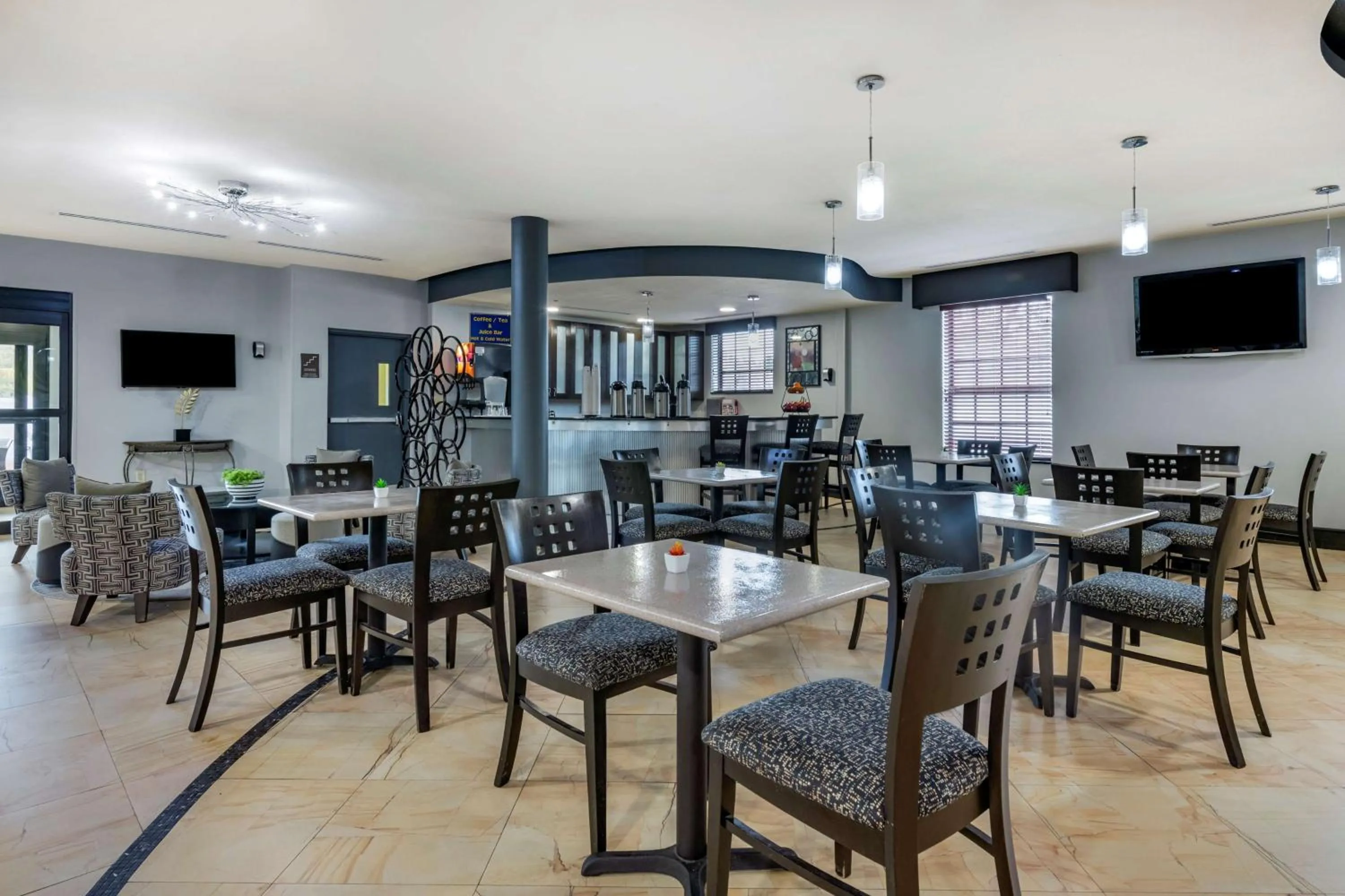 Breakfast in Best Western Plus Bradenton Gateway Hotel