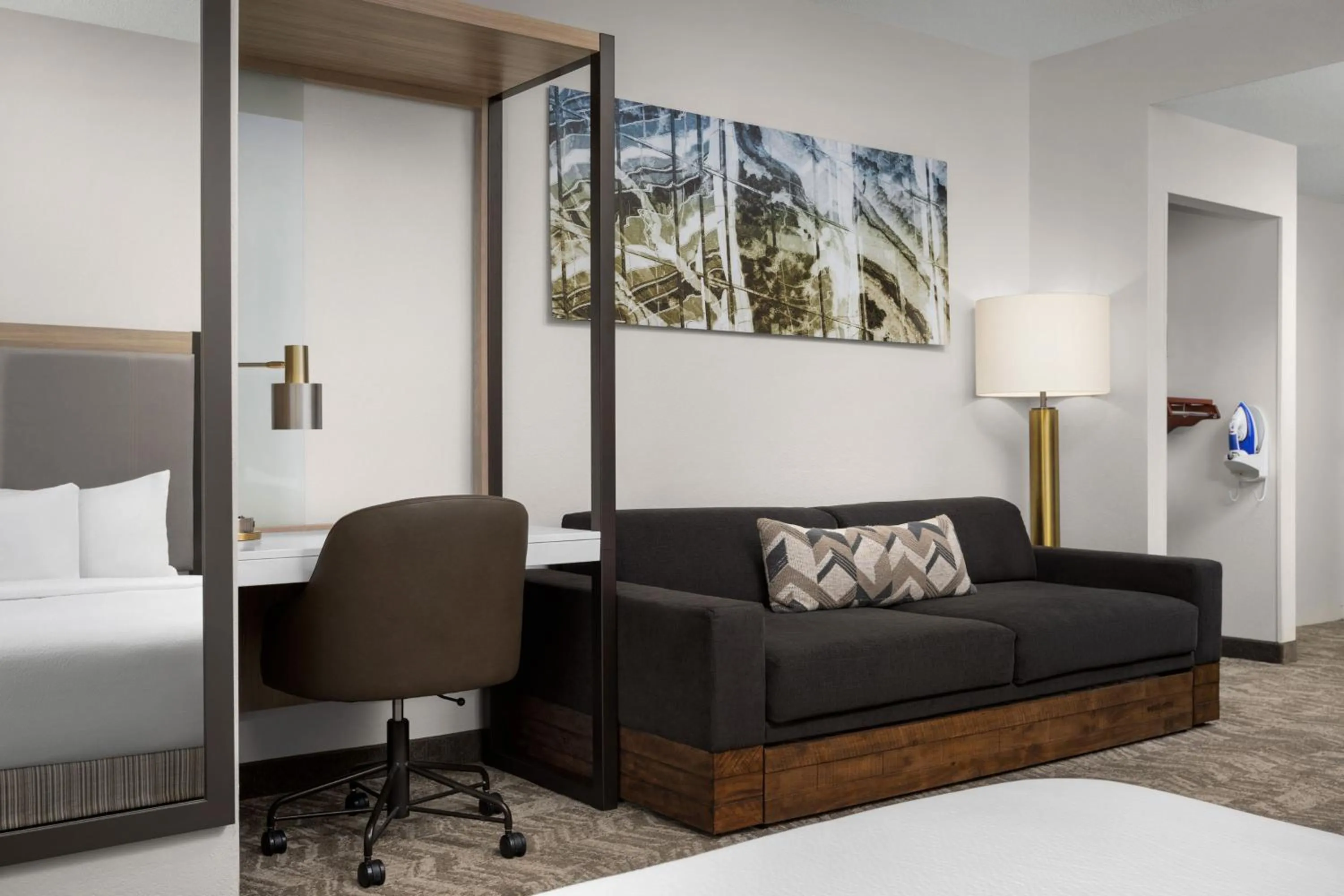 Bedroom, Bed in SpringHill Suites Boston Peabody