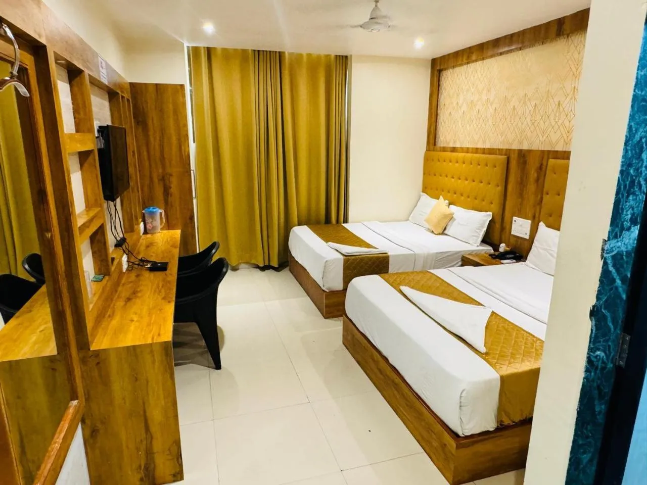 Bed in Hotel BKC Inn - Near Trade Center, Visa Consulate BKC