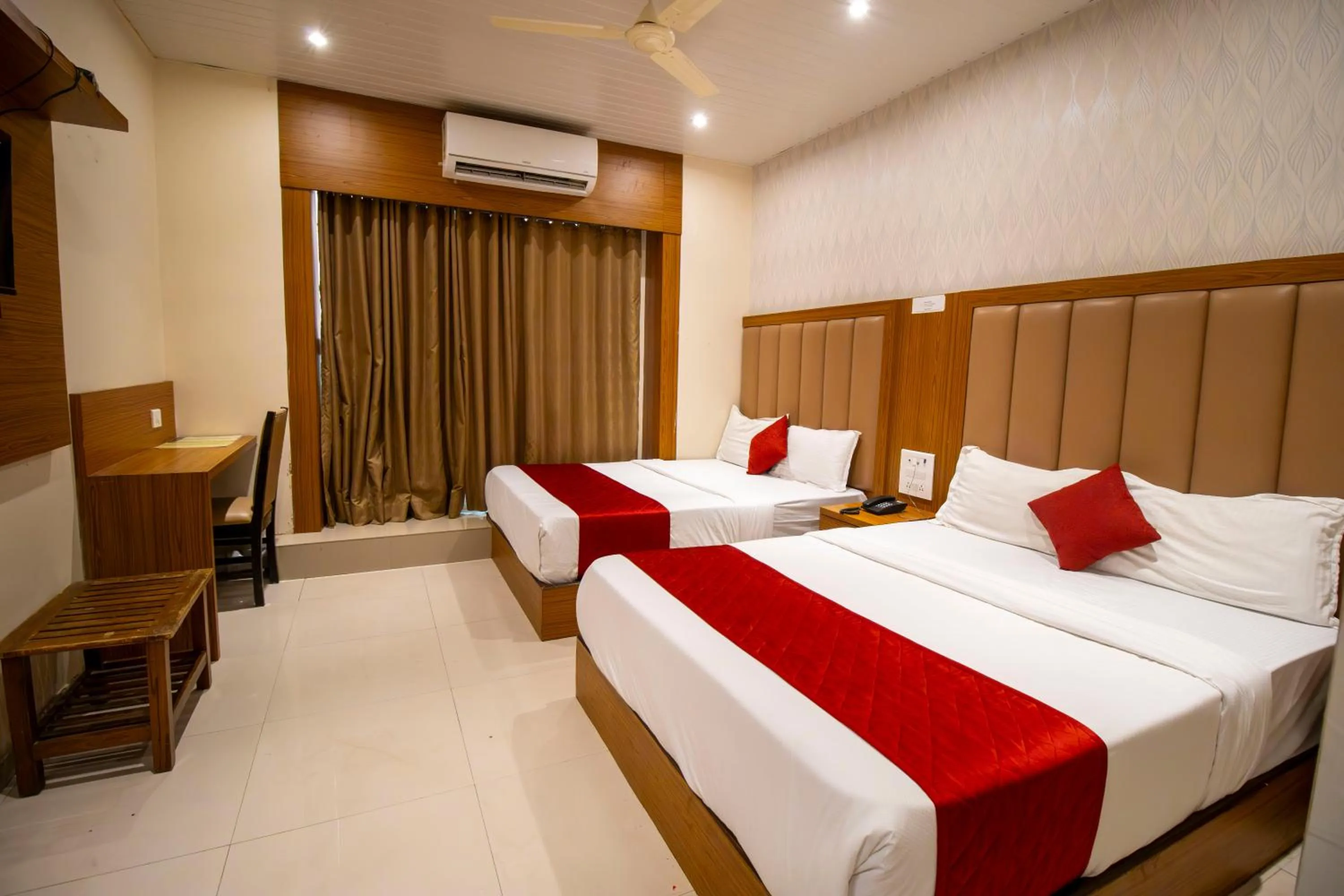 Bed in Hotel BKC Inn - Near Trade Center, Visa Consulate BKC