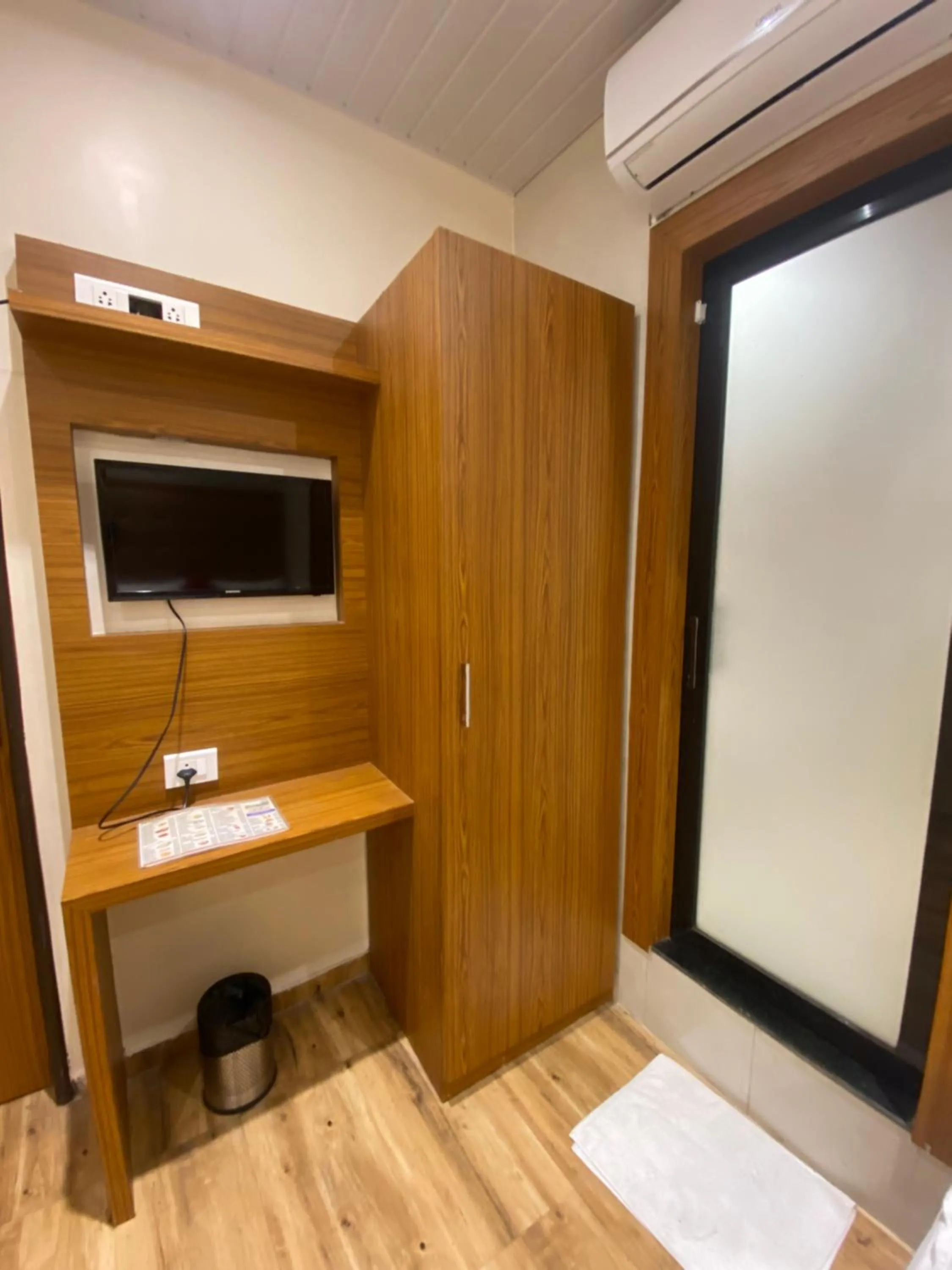 TV and multimedia in Hotel BKC Inn - Near Trade Center, Visa Consulate BKC