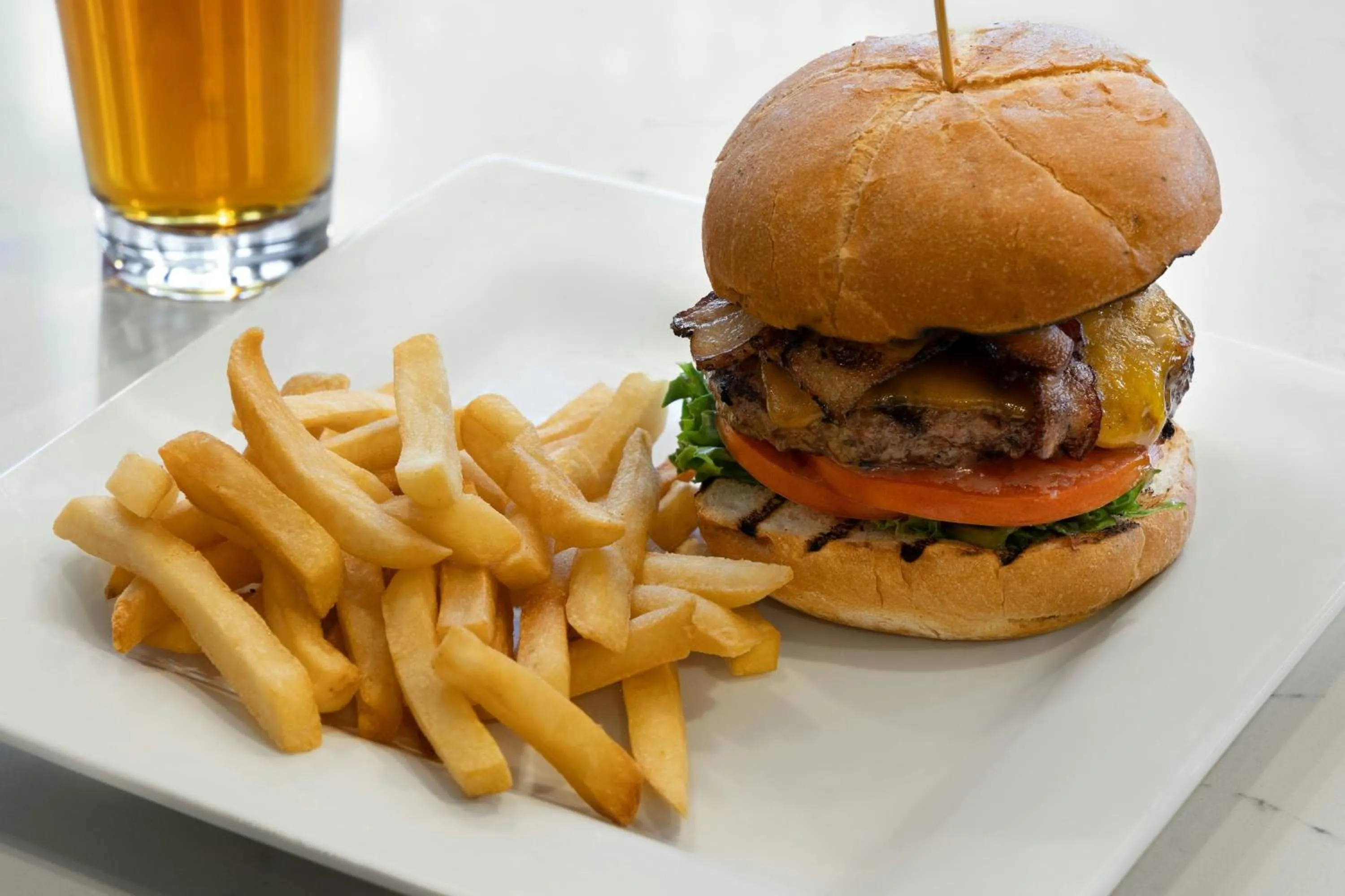 Restaurant/places to eat in Courtyard by Marriott Seattle Bellevue/Downtown