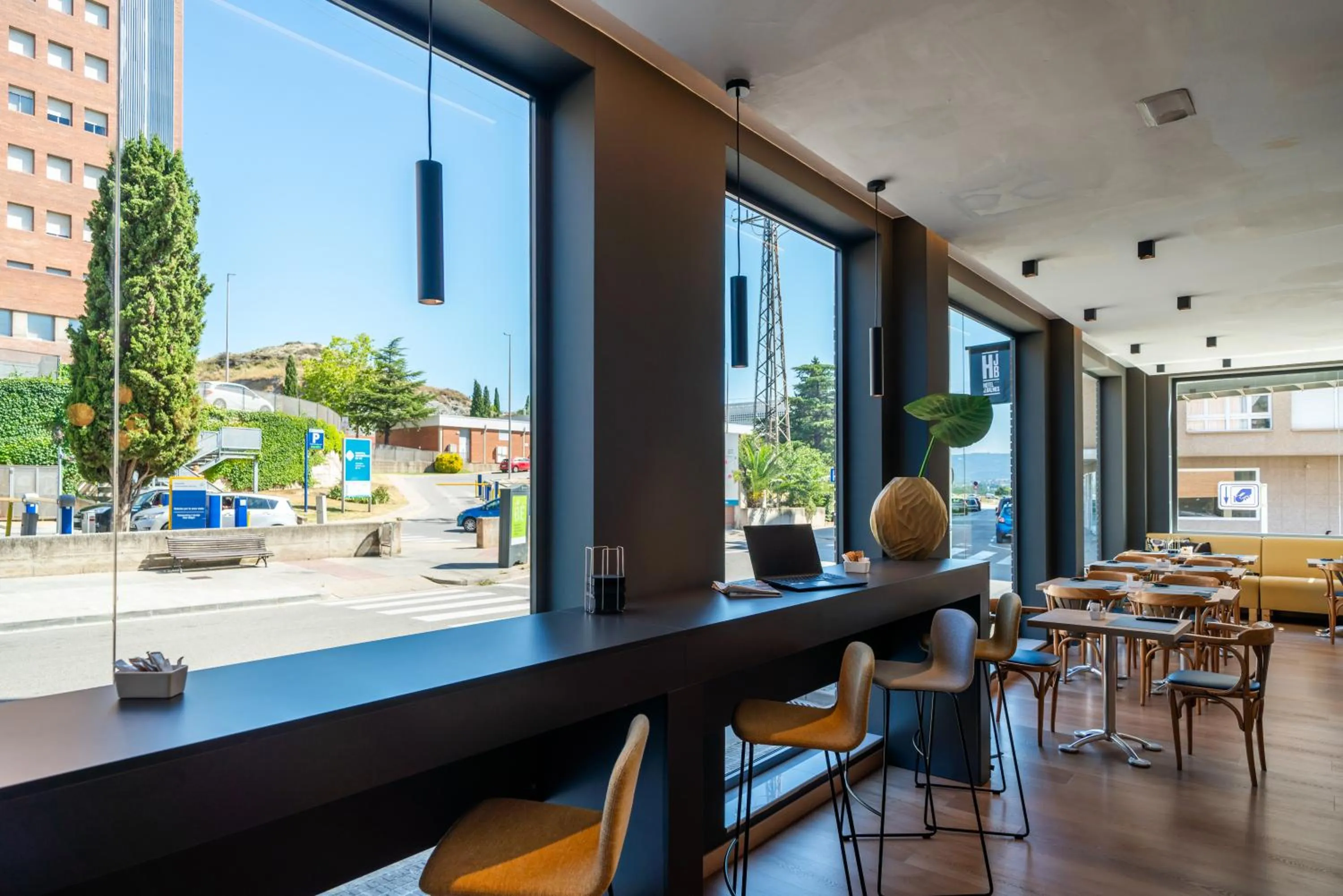 Restaurant/places to eat in Hotel J. Balmes Vic