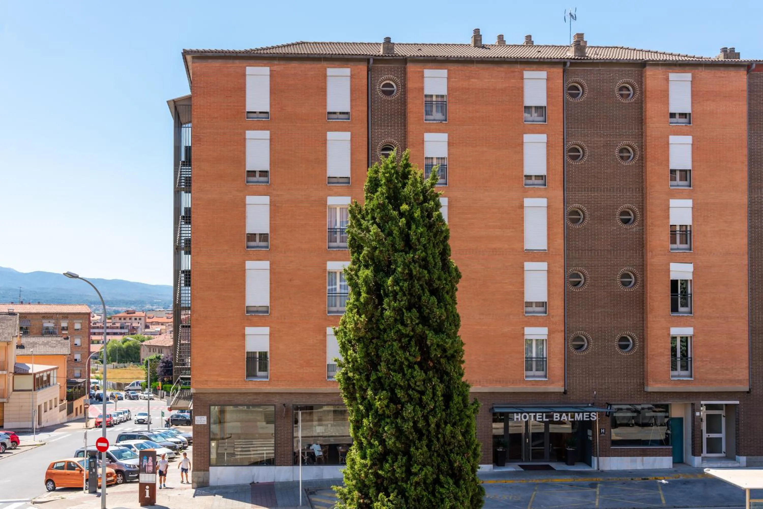 Property building in Hotel J. Balmes Vic