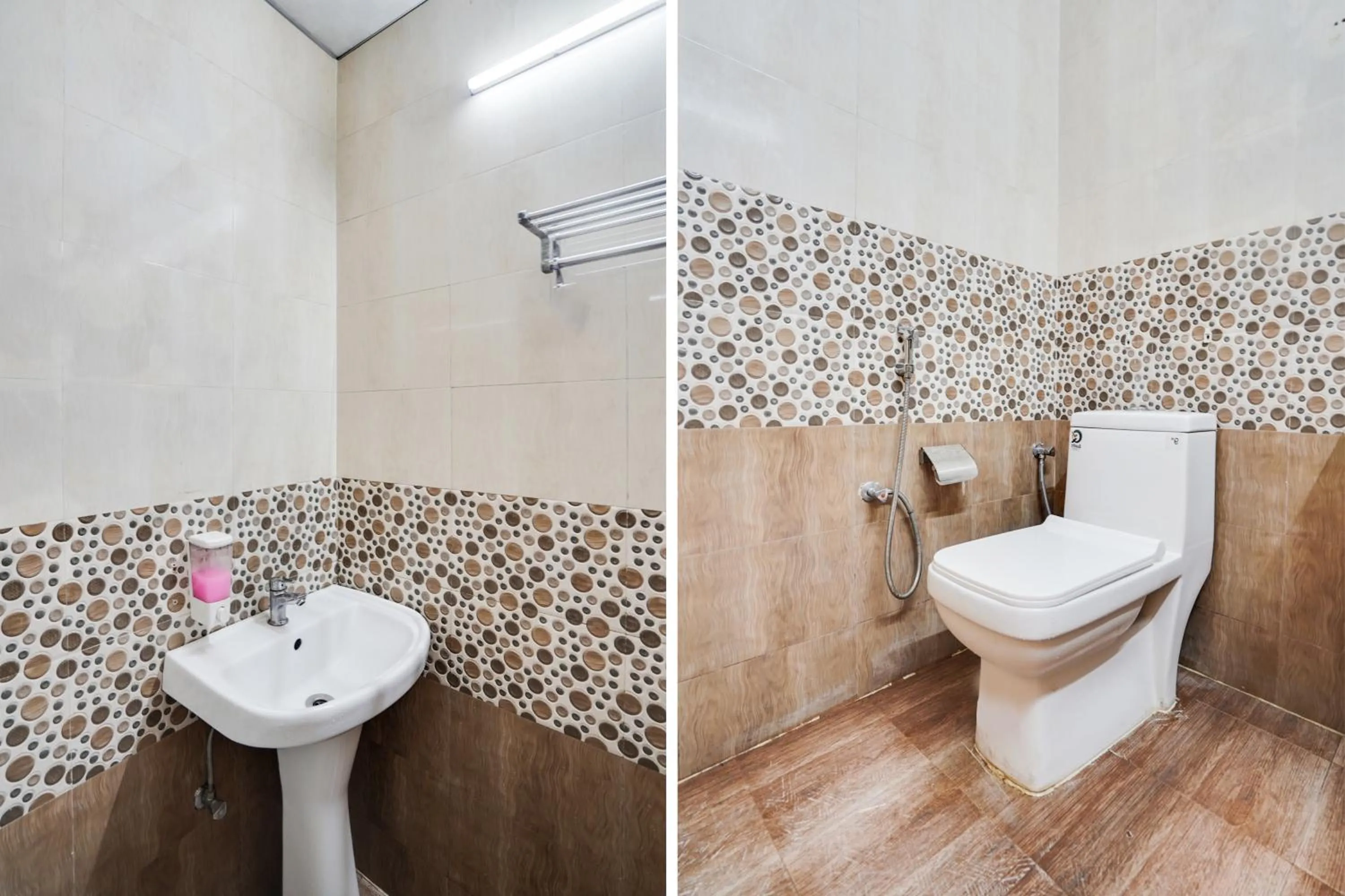 Bathroom in Hotel O Canal Road