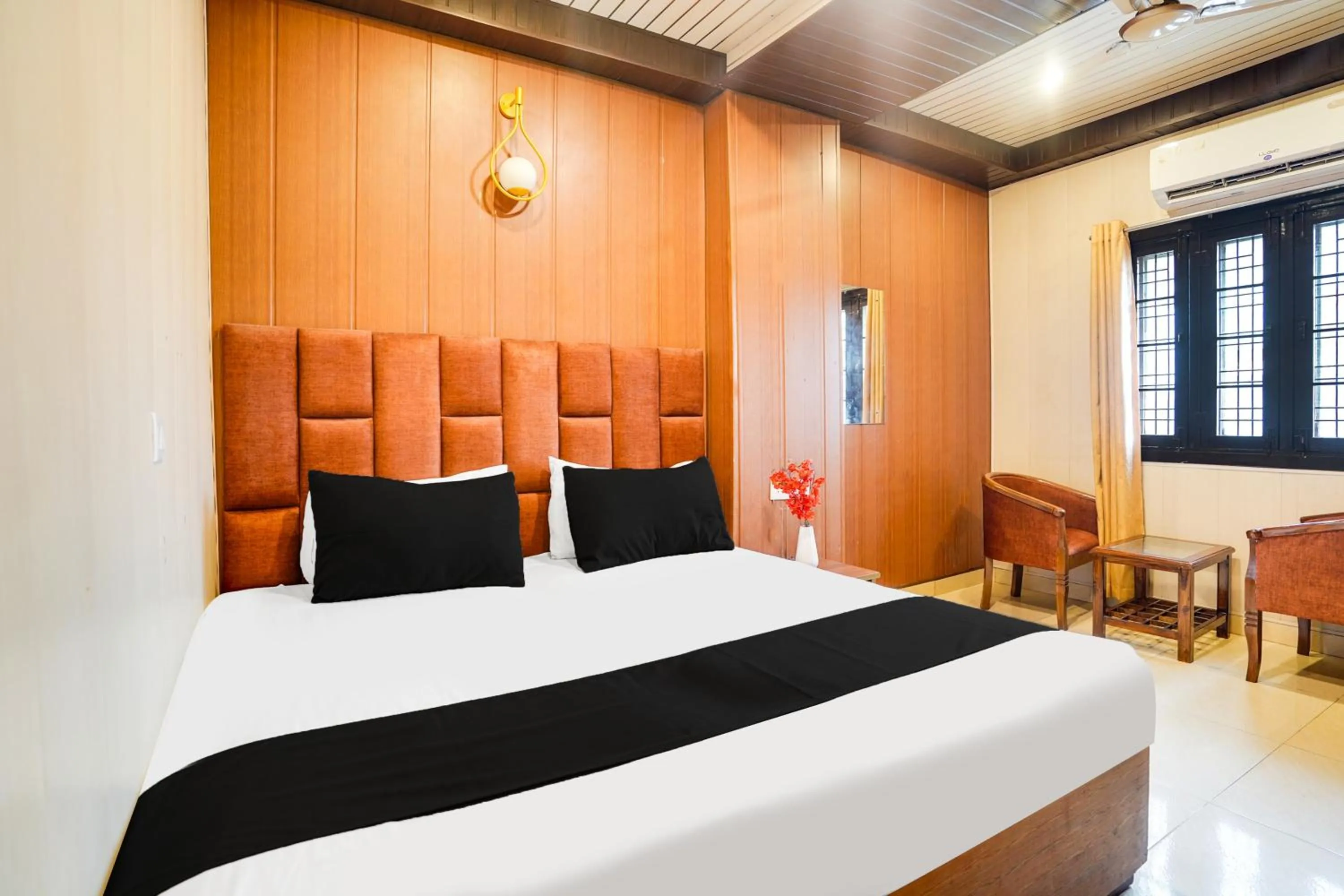 Bedroom, Bed in FabHotel Doon Maira