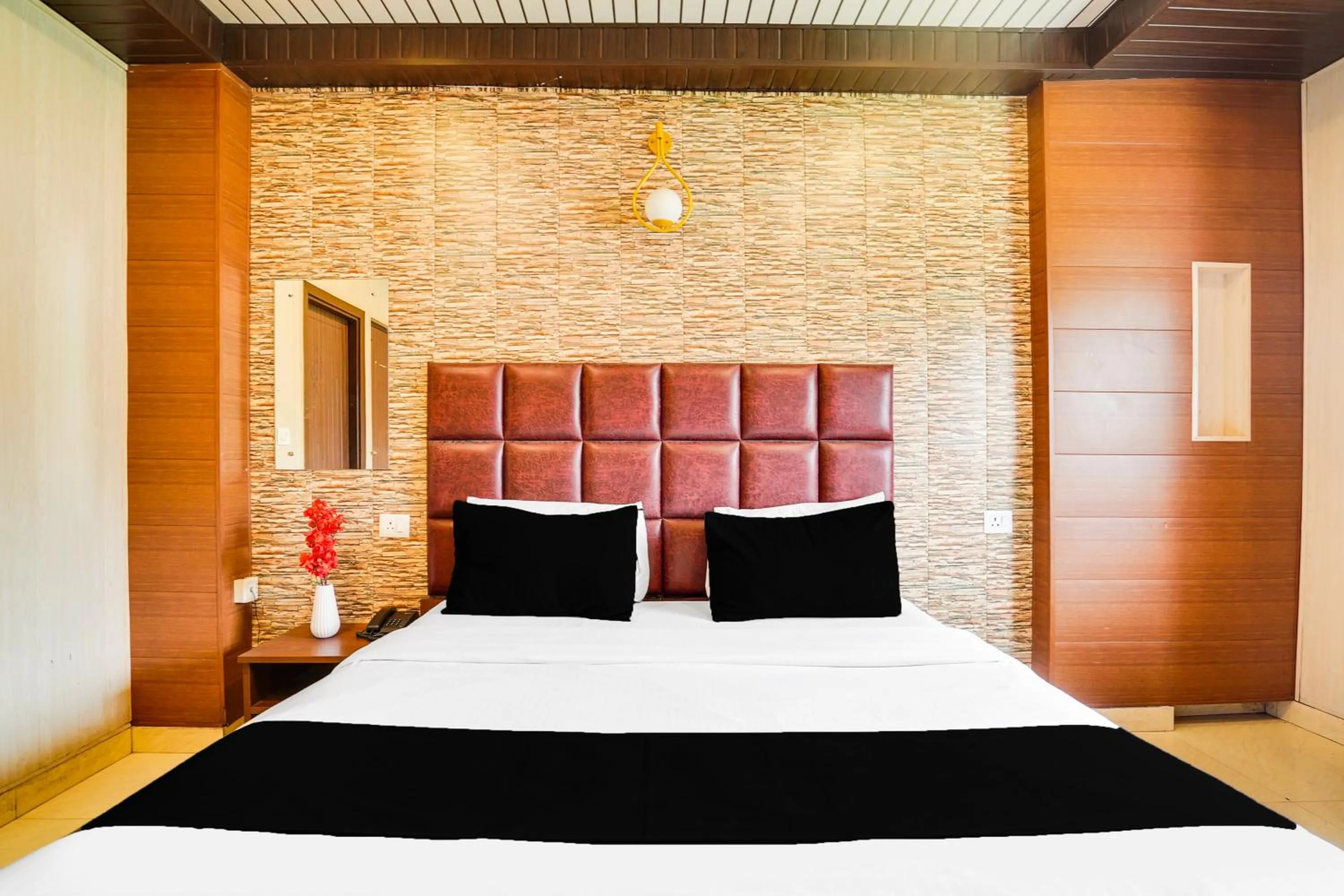 Bedroom, Bed in Hotel O Canal Road